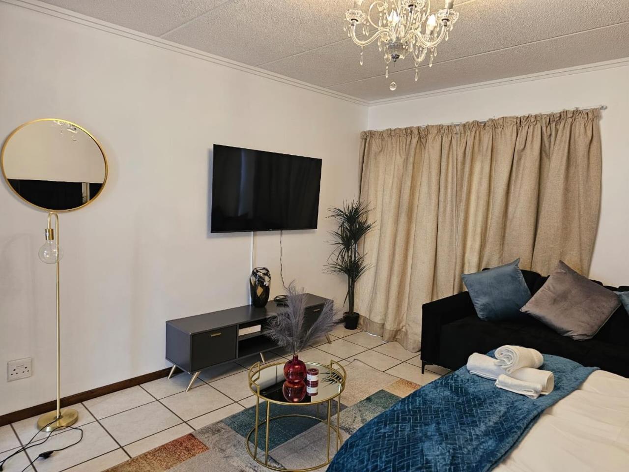 Exquisite Apartment In Fourways