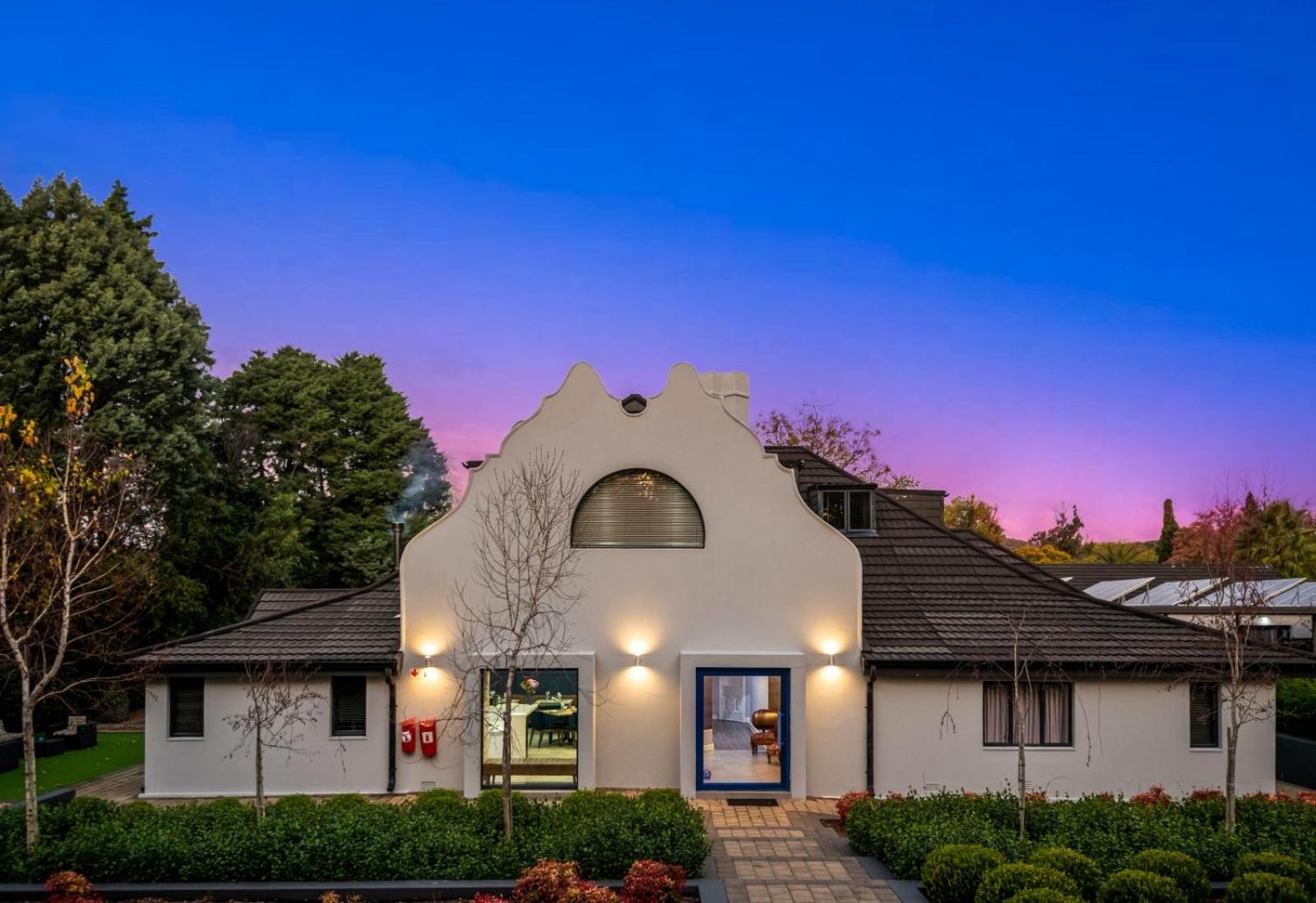 Hotel 30 on Whites Guesthouse - Image 1