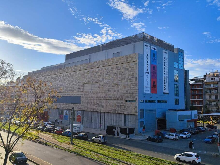 Chic Urban Retreat Steps from Museum of Cont. Art!