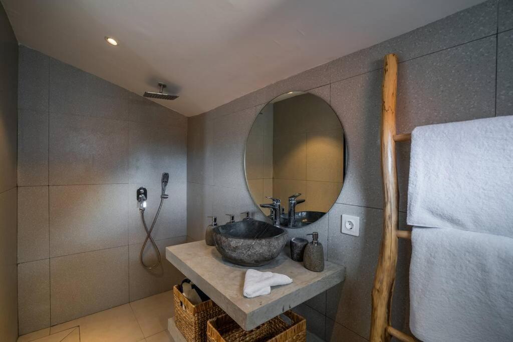 Tropicool Villa - Brand New 5BR Villa near Canggu