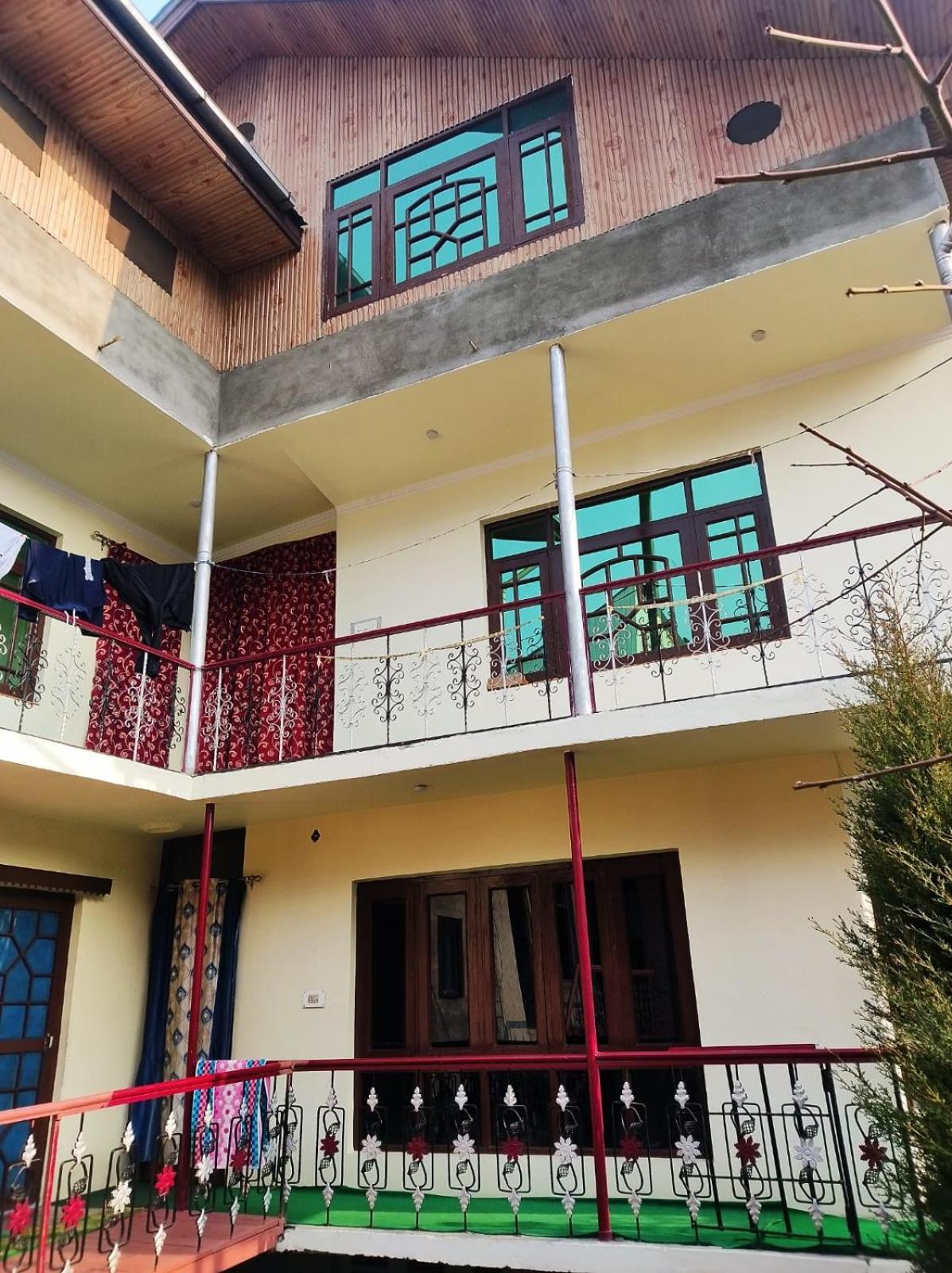 Redbury Homestay