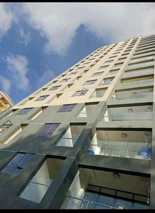 Executive one bed with balcony GYM NETFLIX view 5