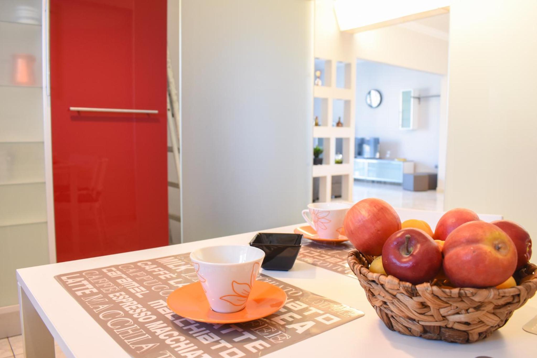 Cozy flat on the main square, 10min to the sea view 2