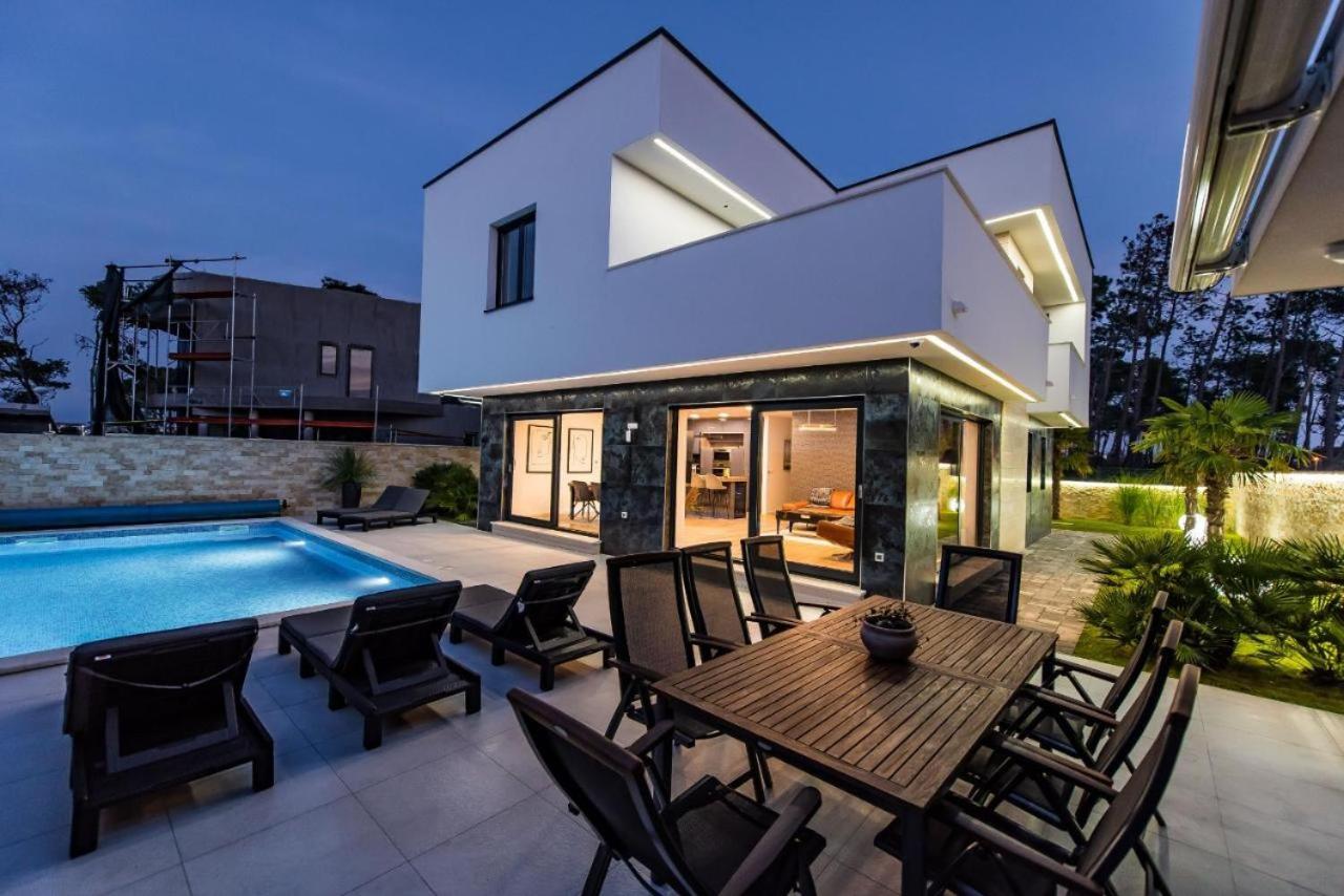 Villa Lisa by Belmont Realty view 5