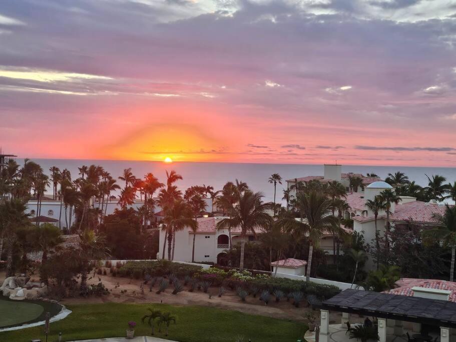 Entire Beachfront condo in Paradise view 5