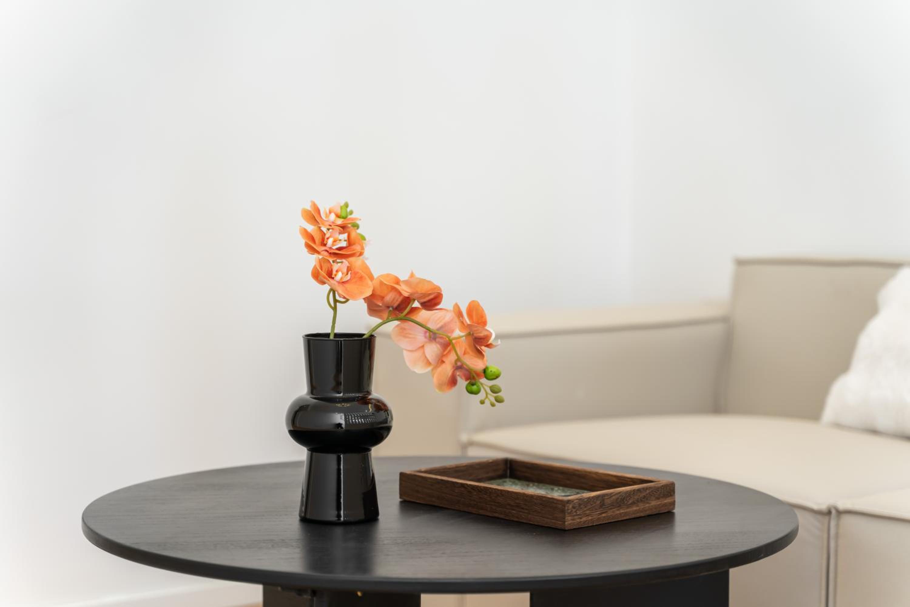 Yi Du Home with City View-110m from Jiashan Rd Metro -Easy Reach to Tianzifang - Credit Cards Accepted