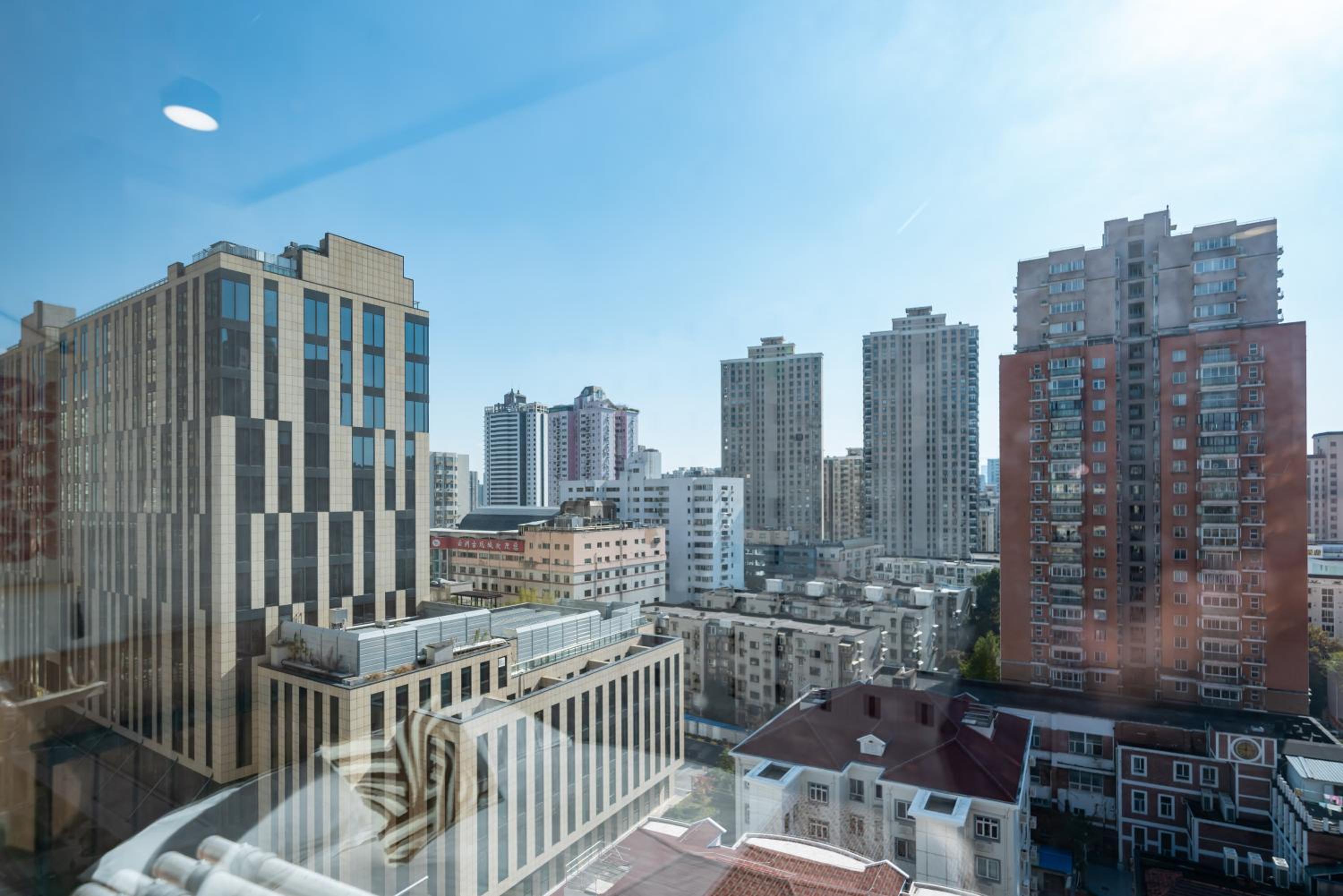 Yi Du Home with City View-110m from Jiashan Rd Metro -Easy Reach to Tianzifang - Credit Cards Accepted