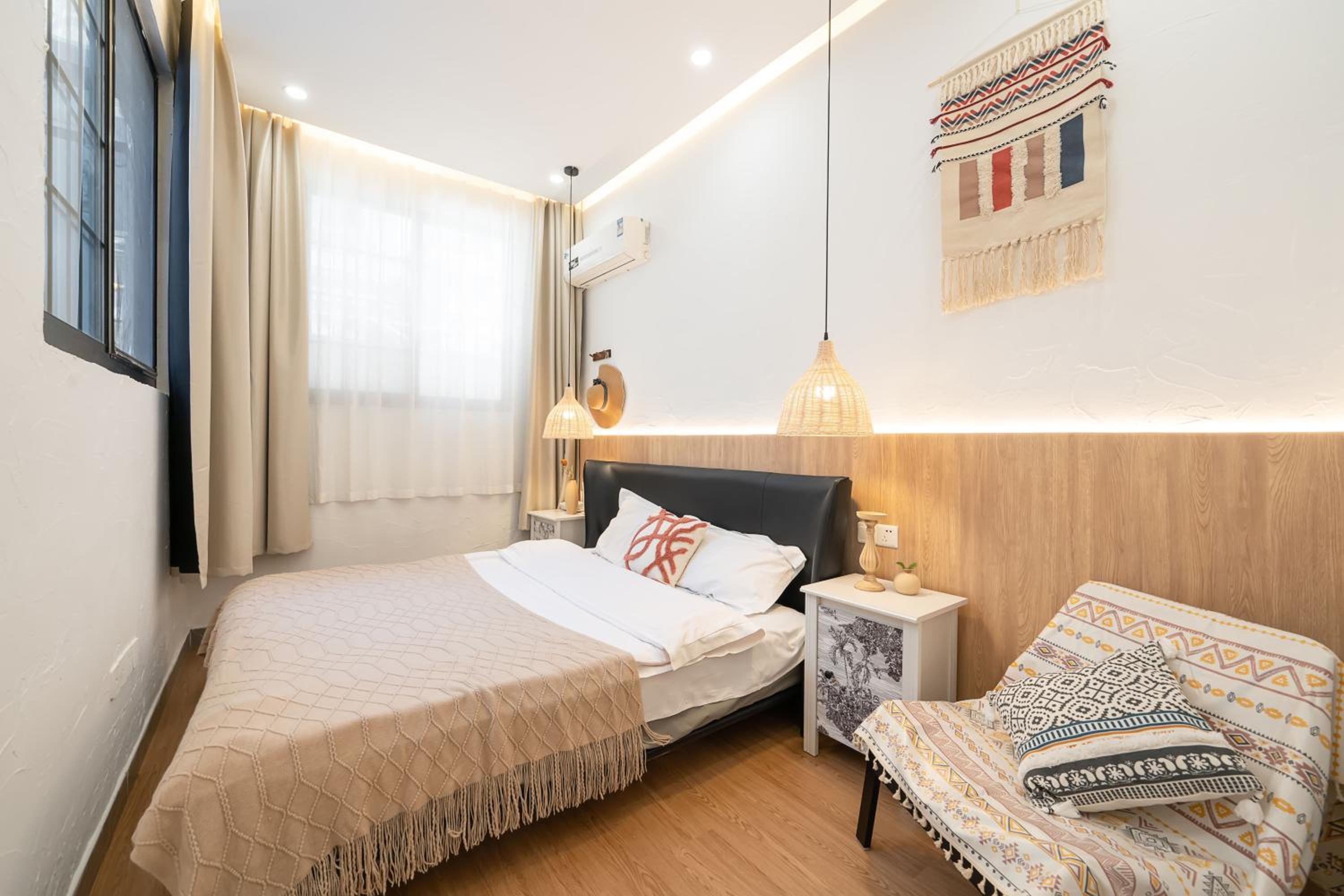 Shanghai Downtown Yi Du B&B - Near South Shaanxi Road Metro Station 600meters