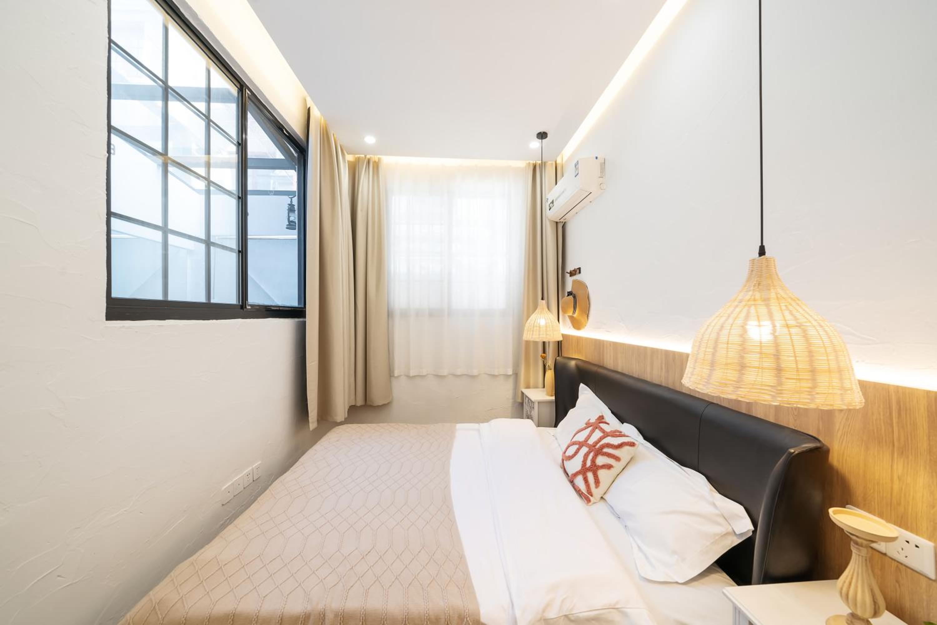 Shanghai Downtown Yi Du B&B - Near South Shaanxi Road Metro Station 600meters