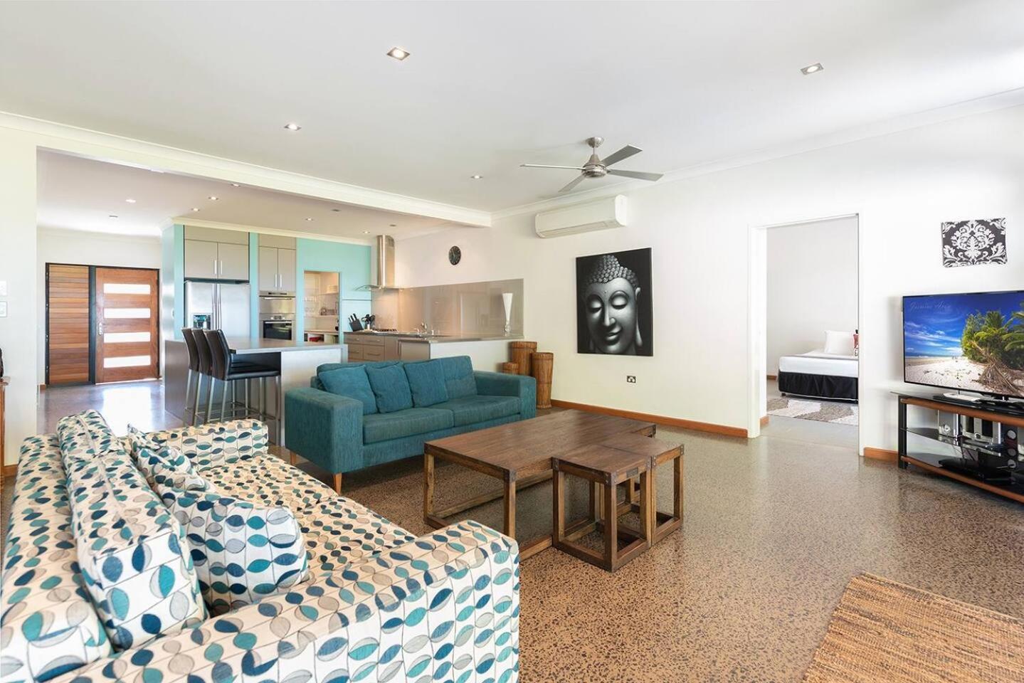 Bramston on the Beach - A Private Poolside Oasis