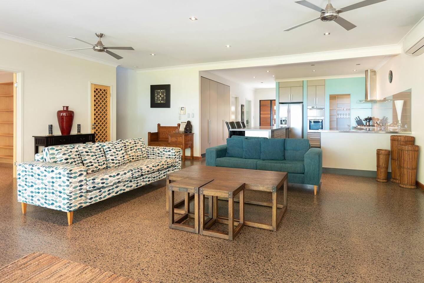 Bramston on the Beach - A Private Poolside Oasis