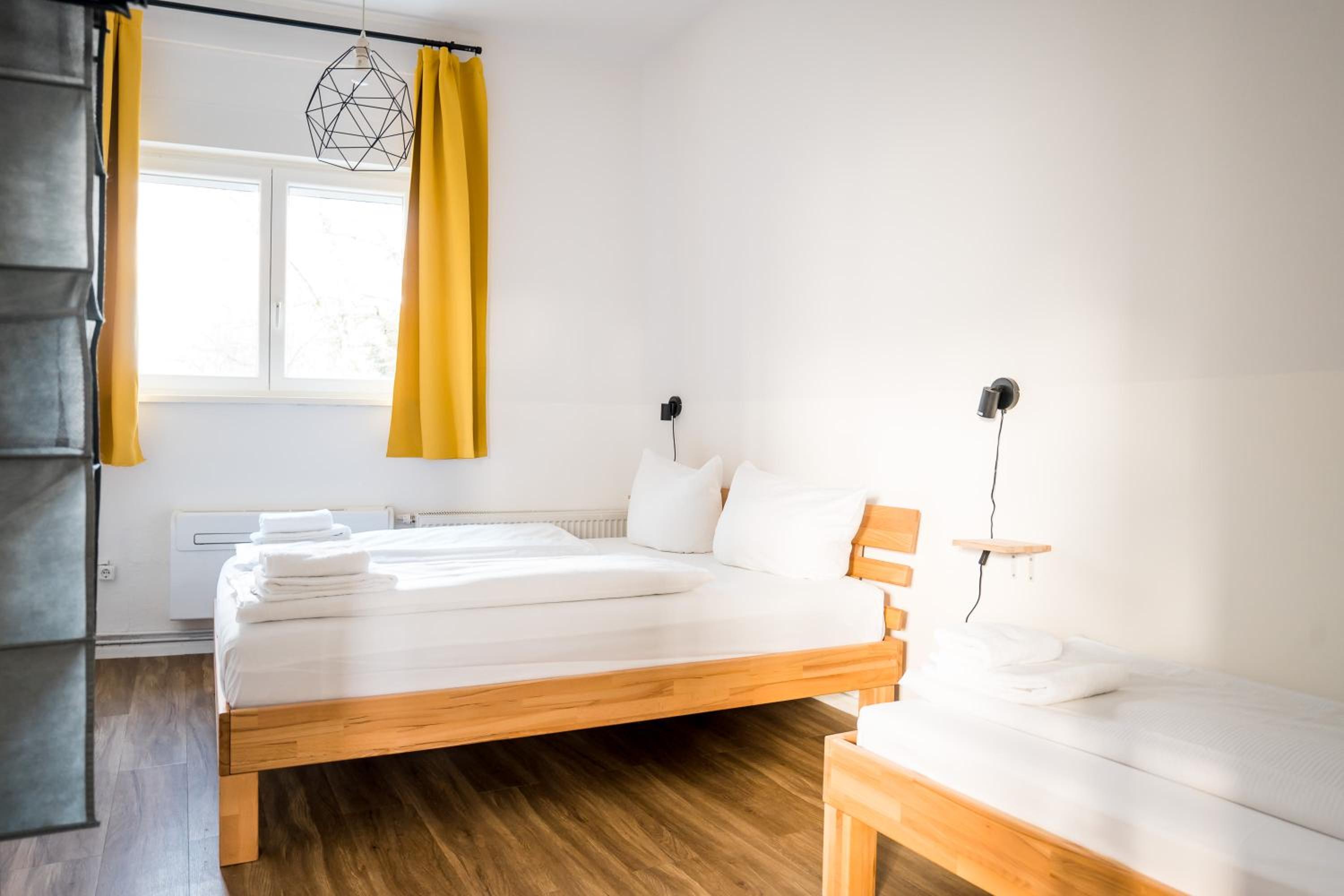 Three Bedroom plus big kitchen plus SelfCheckIn plus Street Parking