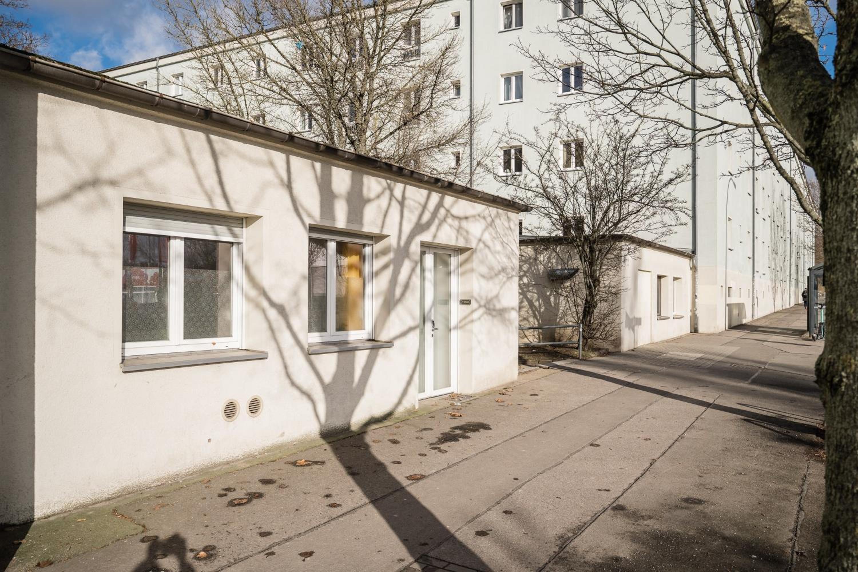 Three Bedroom plus big kitchen plus SelfCheckIn plus Street Parking