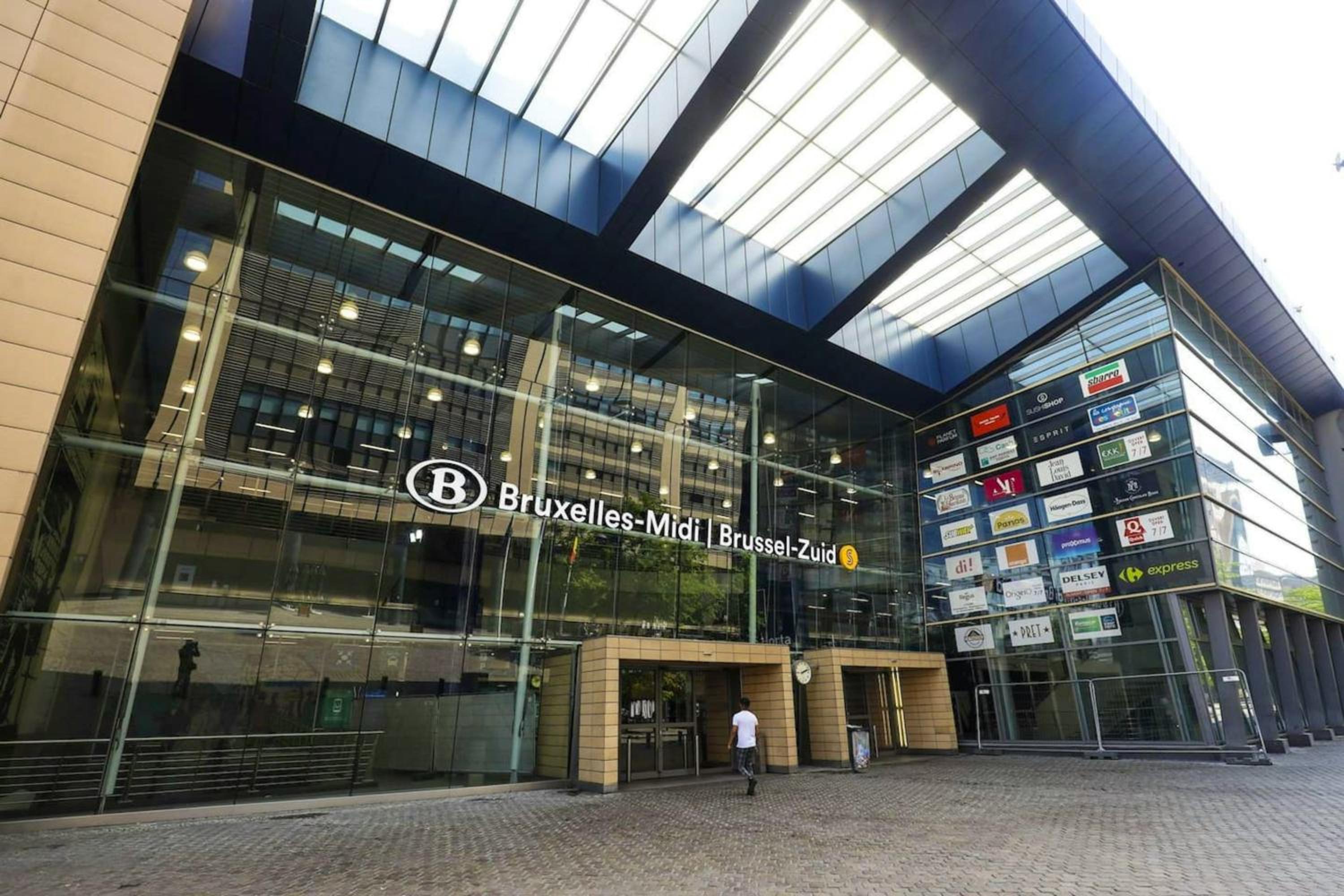 Modern Apartment in Molenbeek-Saint-Jean / 77 m² / Parking
