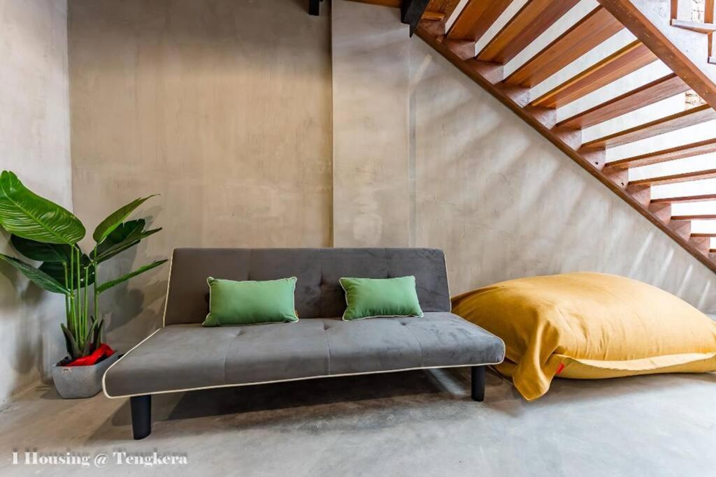 The Woods Cottage Near Jonker Melaka by I Housing photo 3