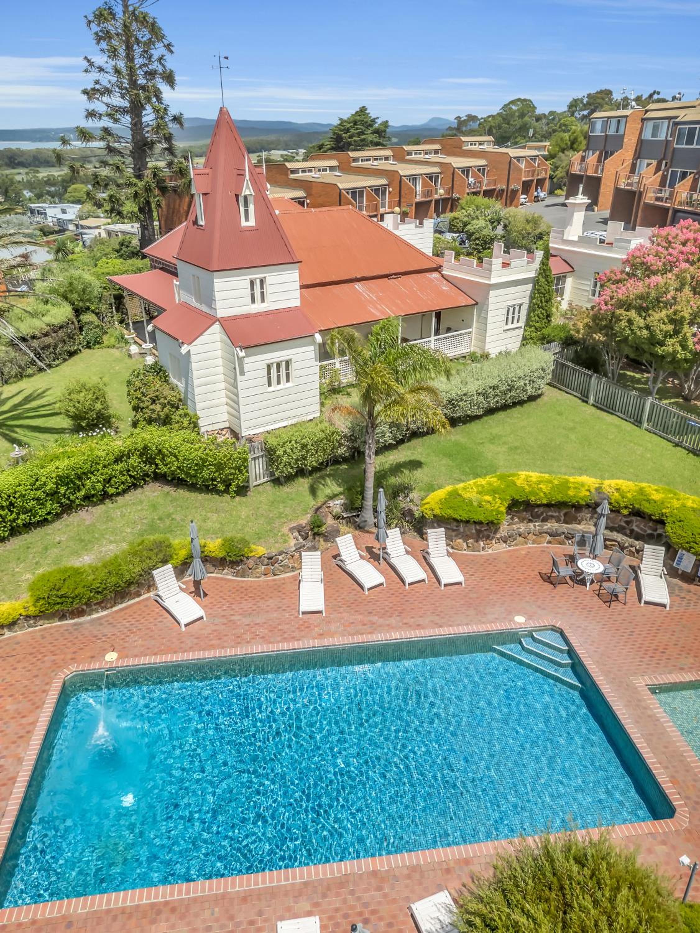 Munns Tower House