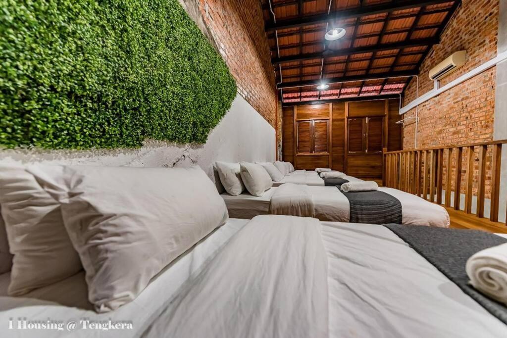 The Woods Cottage Near Jonker Melaka by I Housing photo 8