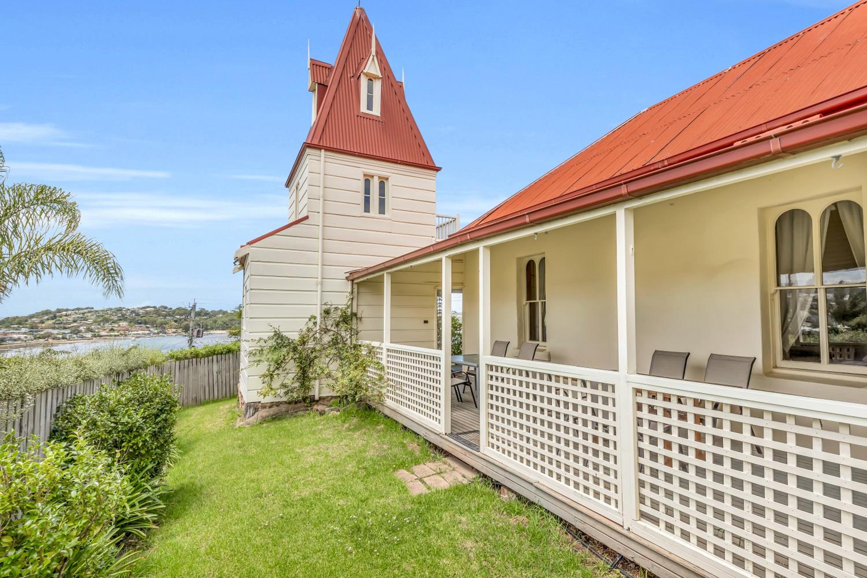 Munns Tower House