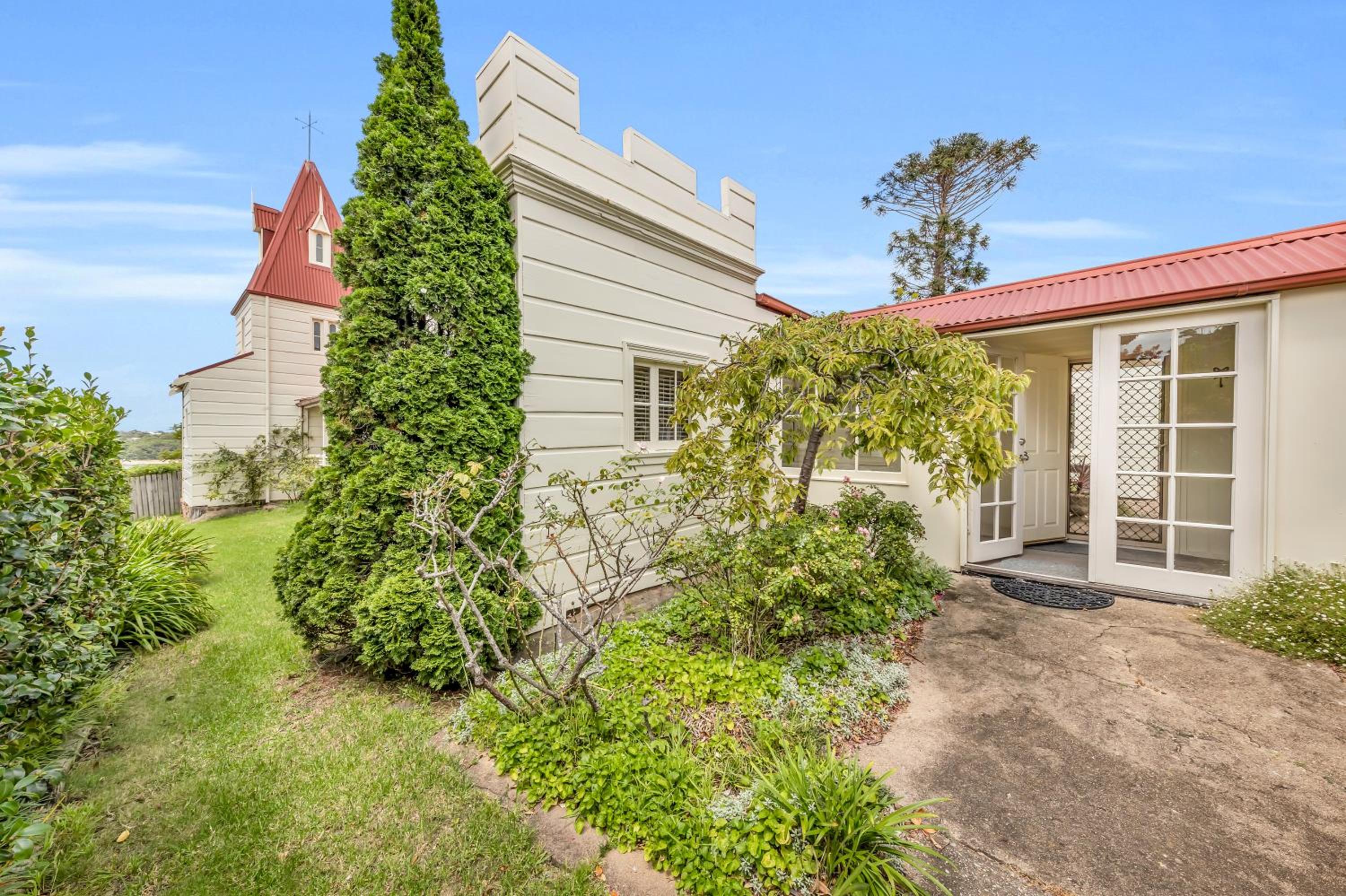 Munns Tower House