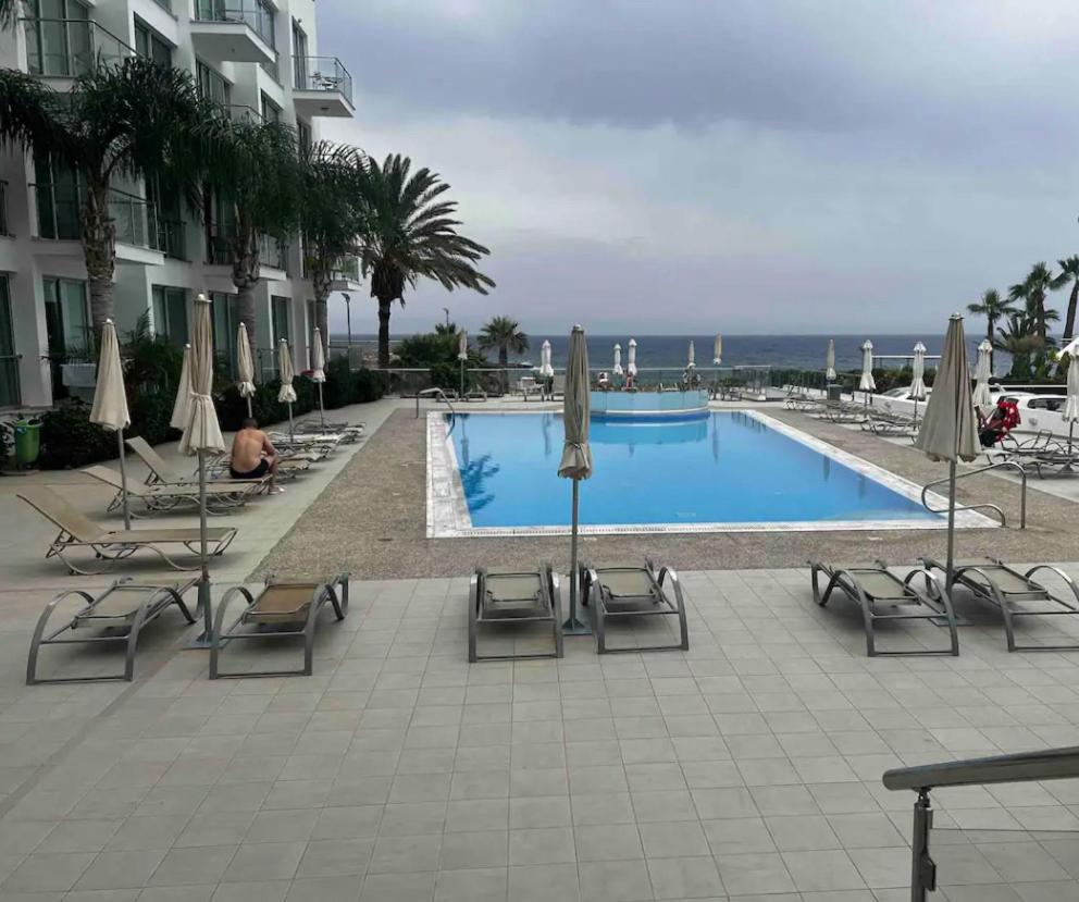 Sea Side Apartment And Pool