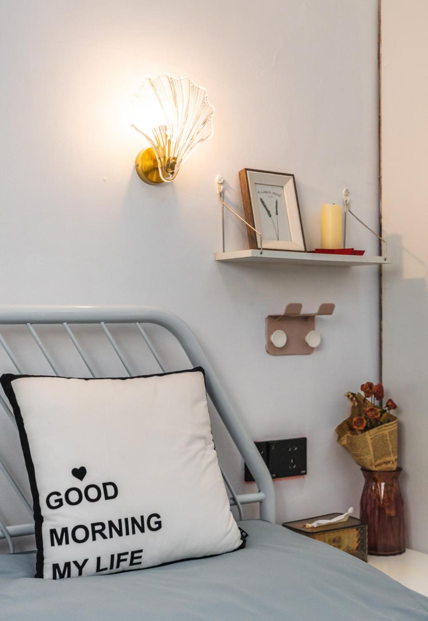 Shanghai Hills& Art Suite 17 - Near Line 1, 10 & 12 South Shanxi Road Metro