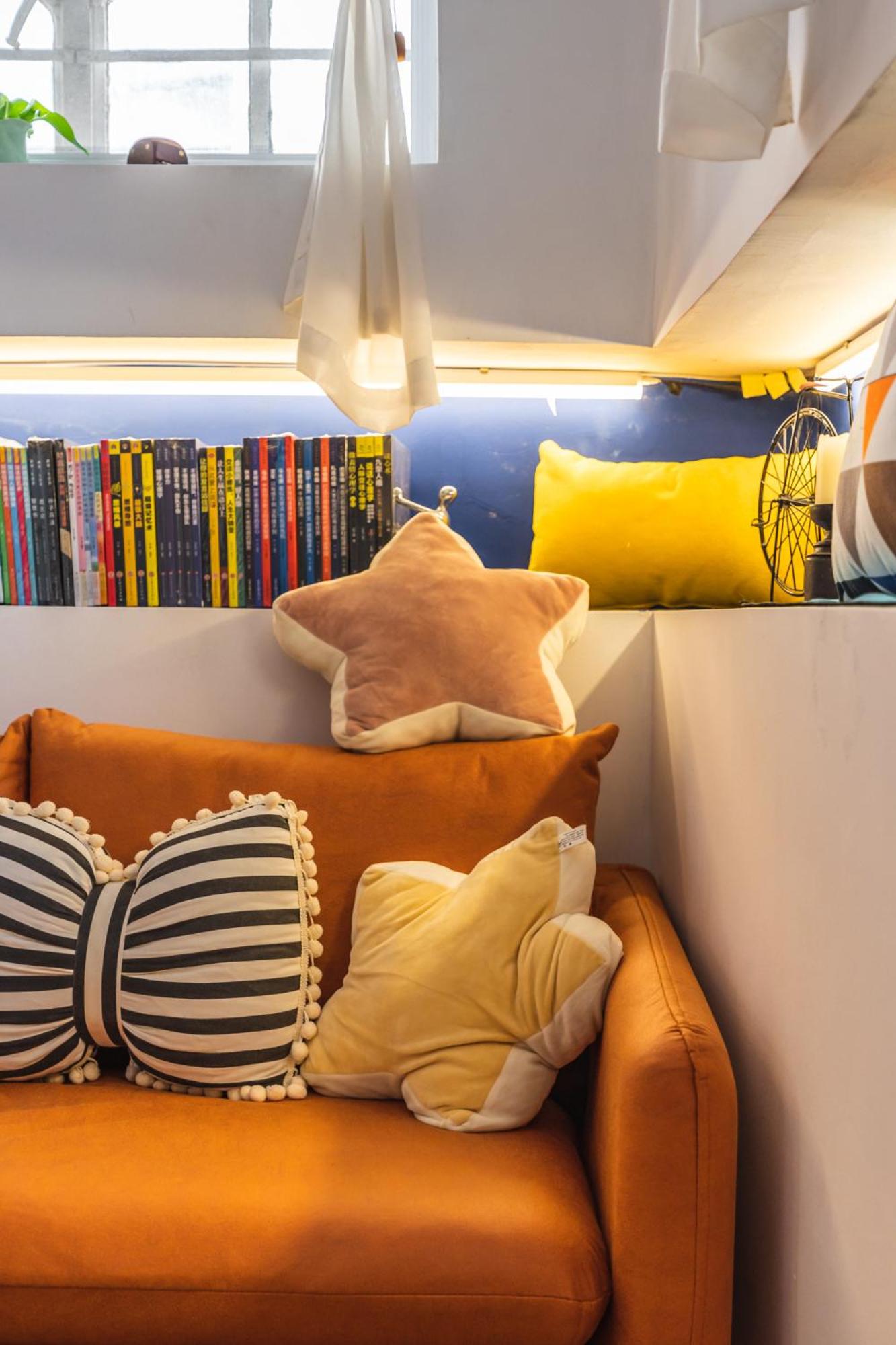 Shanghai Hills& Art Suite 17 - Near Line 1, 10 & 12 South Shanxi Road Metro