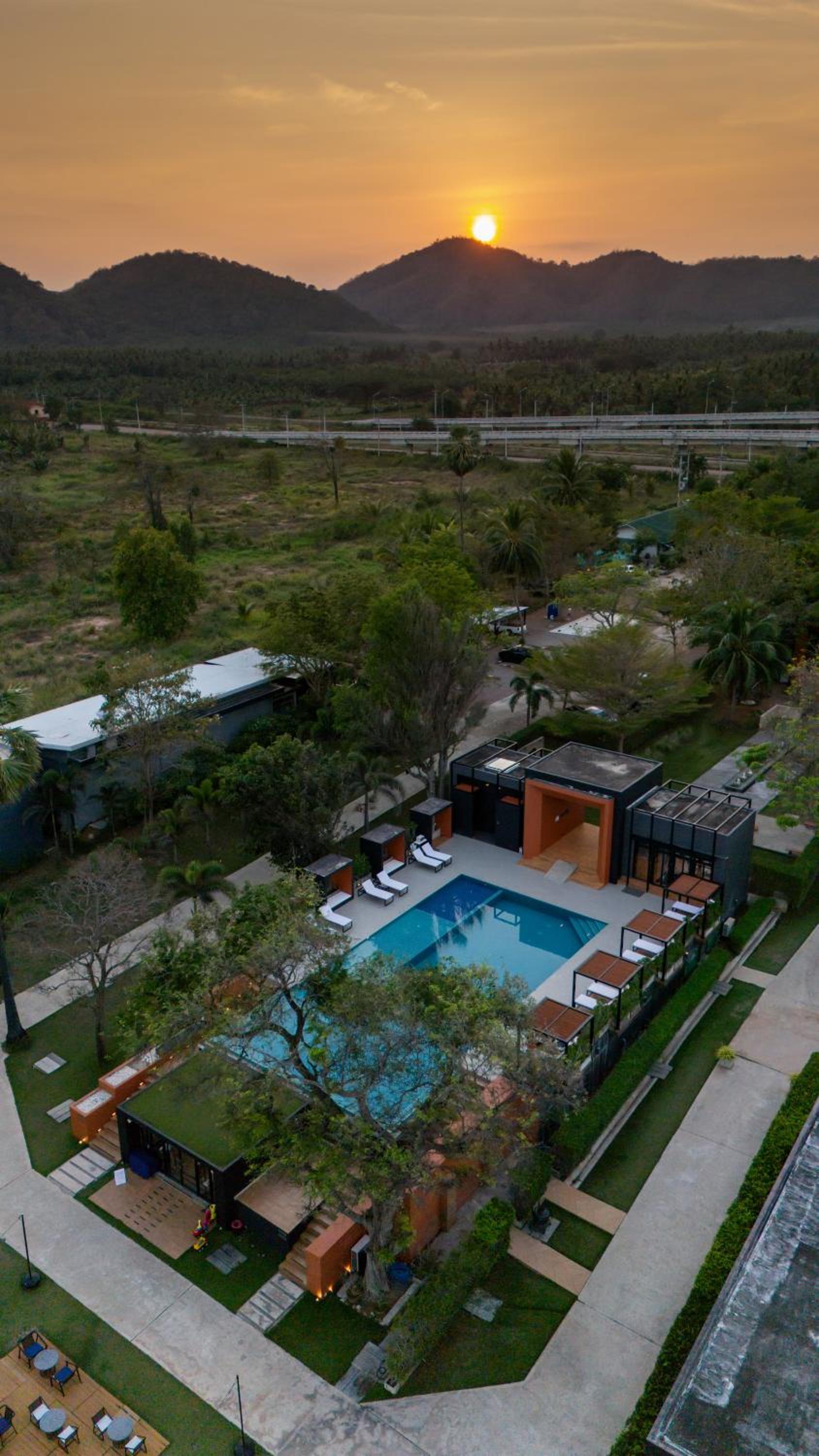 Sunshine Paradise Resort