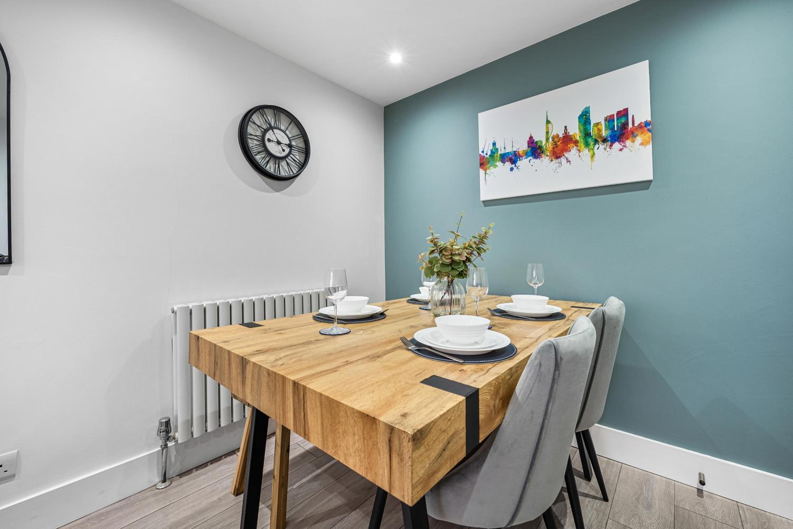 Stunning, Spacious & Cosy 2-Bedroom Southsea Apartment, with Great Panoramic Views, Free Parking Permit, Sleeps 4 SUMMER SPECIAL OFFER - by Blue Puffin Sta view 5