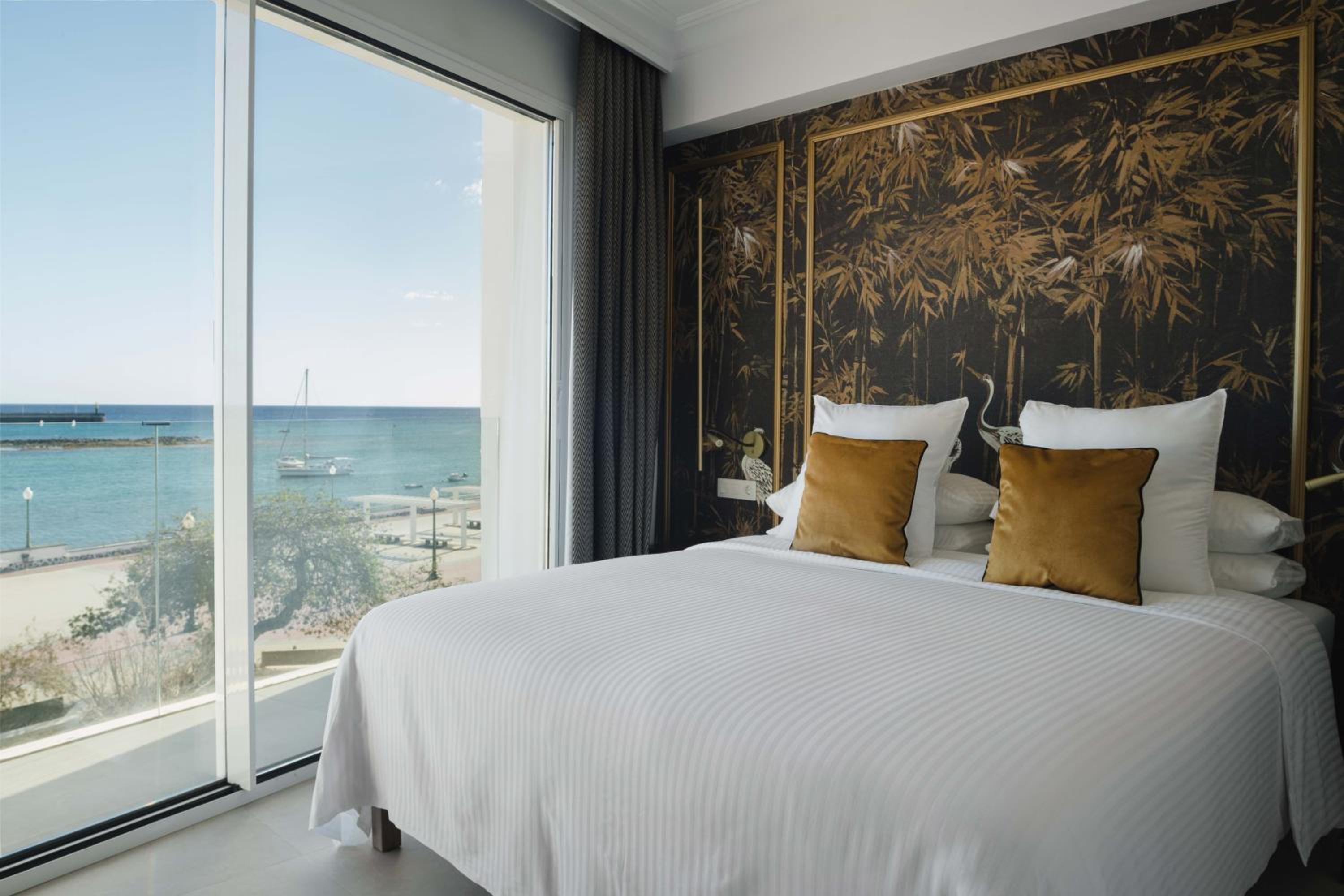 Blue Marina Suites - Boutique Apartments