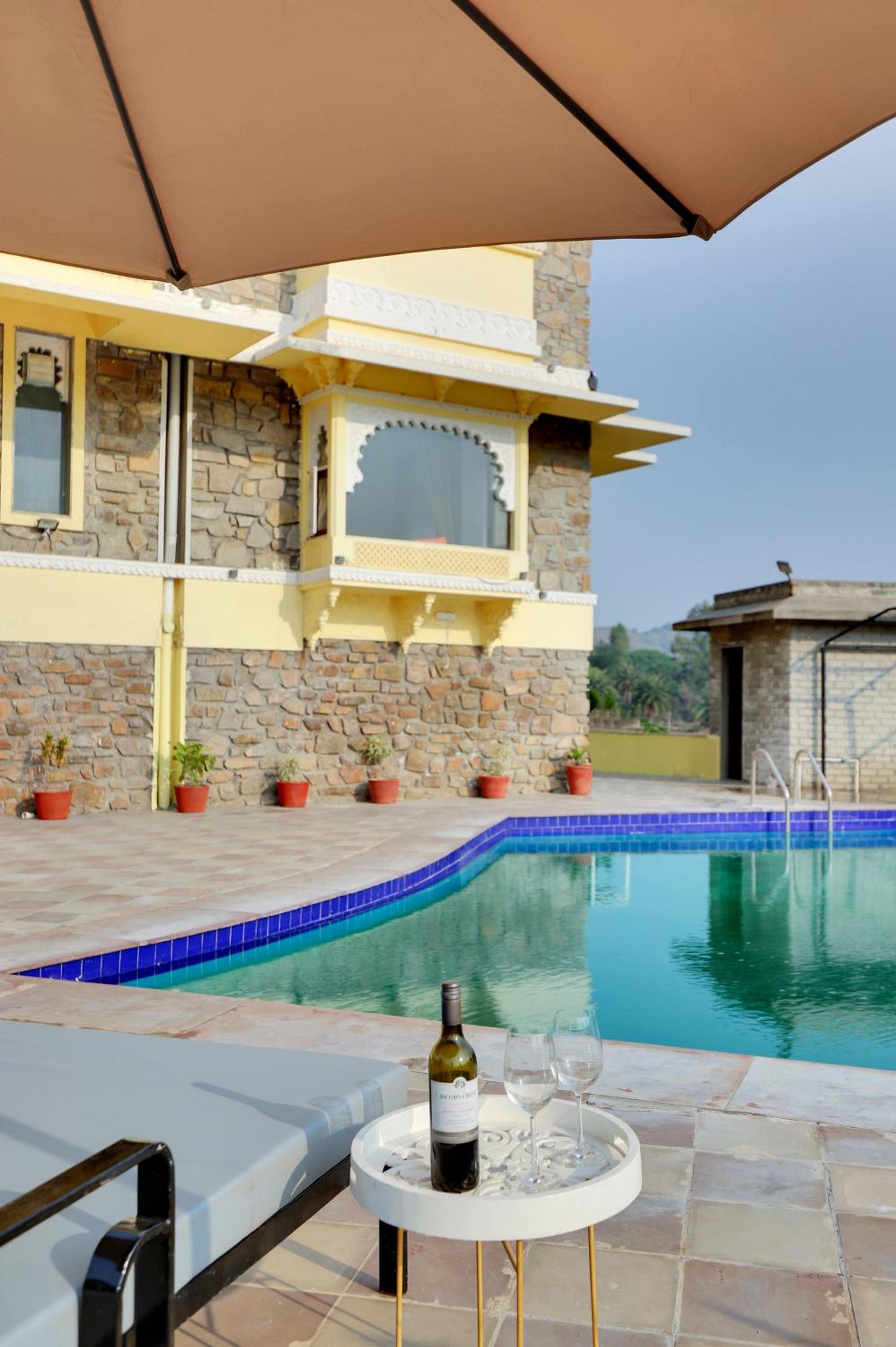 ELIVAAS Ara Valley Luxe 6BHK Aravali Estate with Pvt Pool view 4