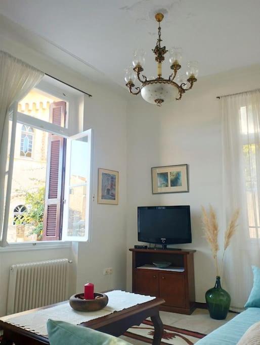 Calliope's Neoclassical Home in the heart of Plaka