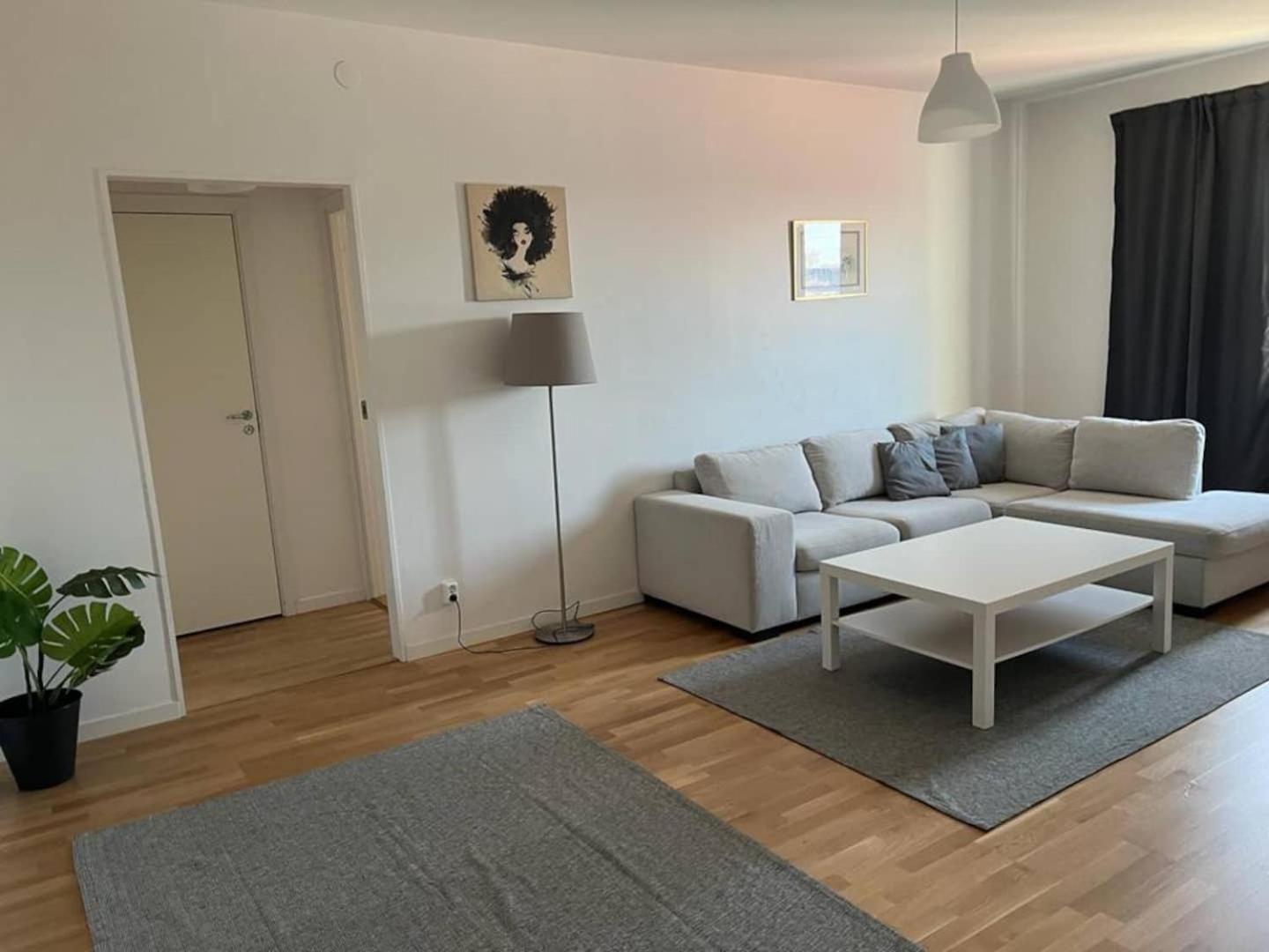 Comfortable Apartment In Cozy Location view 2