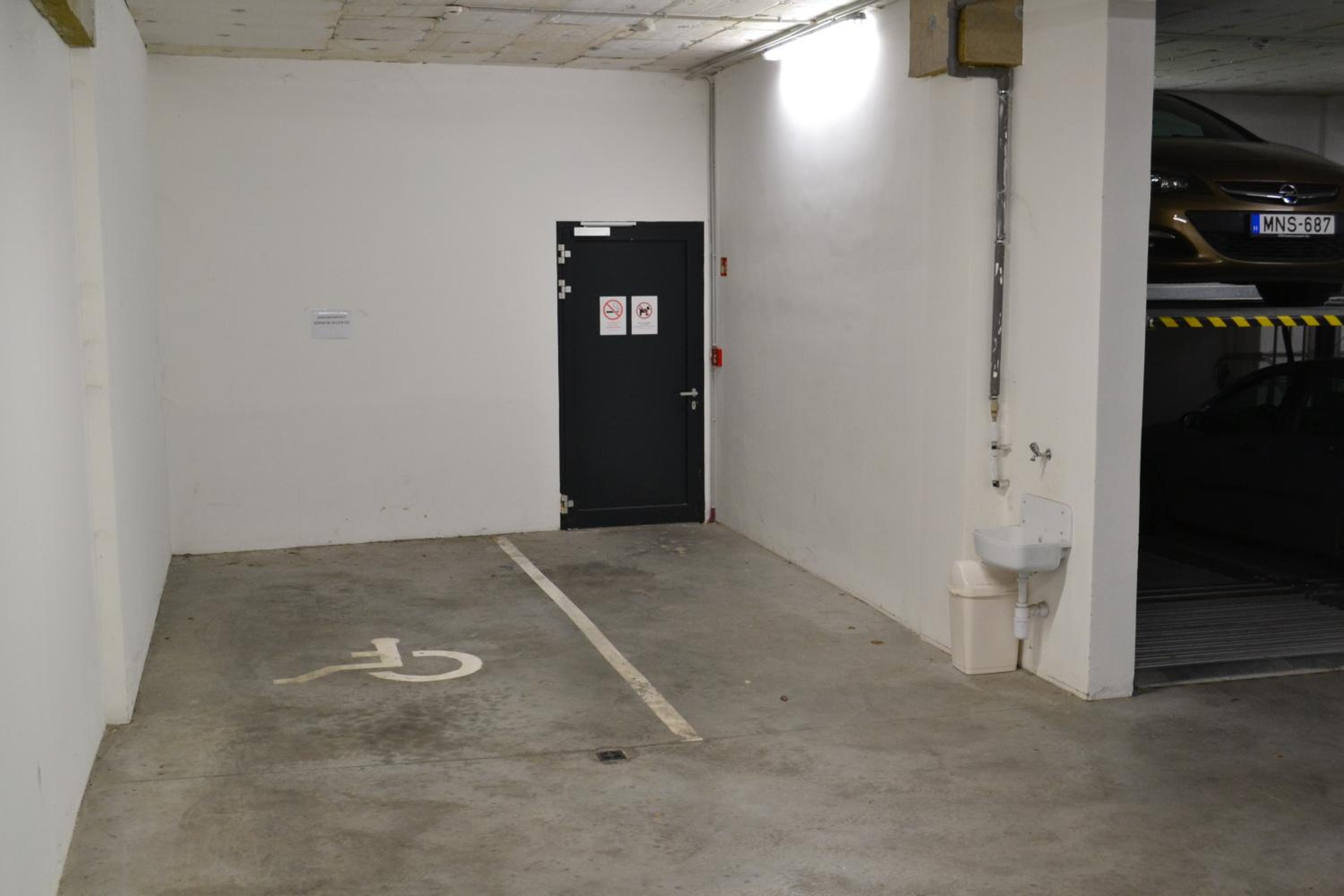 Maria's Family Home with free Parking