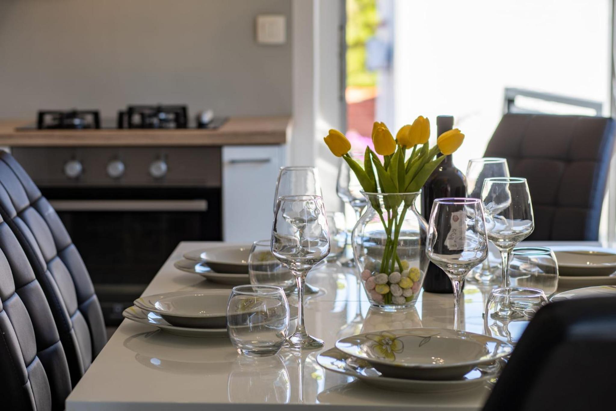 Sunny apartment Eni
