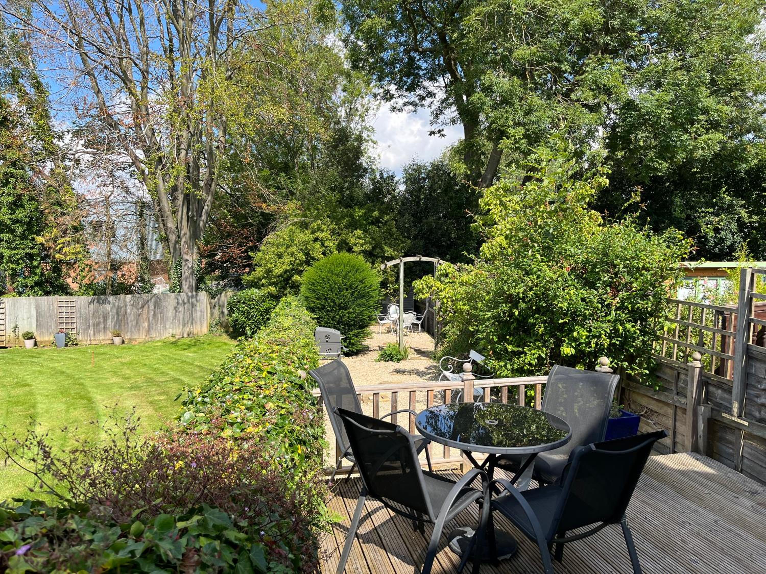 Midsomer Cottage- Spacious Victorian Cottage with parking & garden - Close to City and ring road view 3