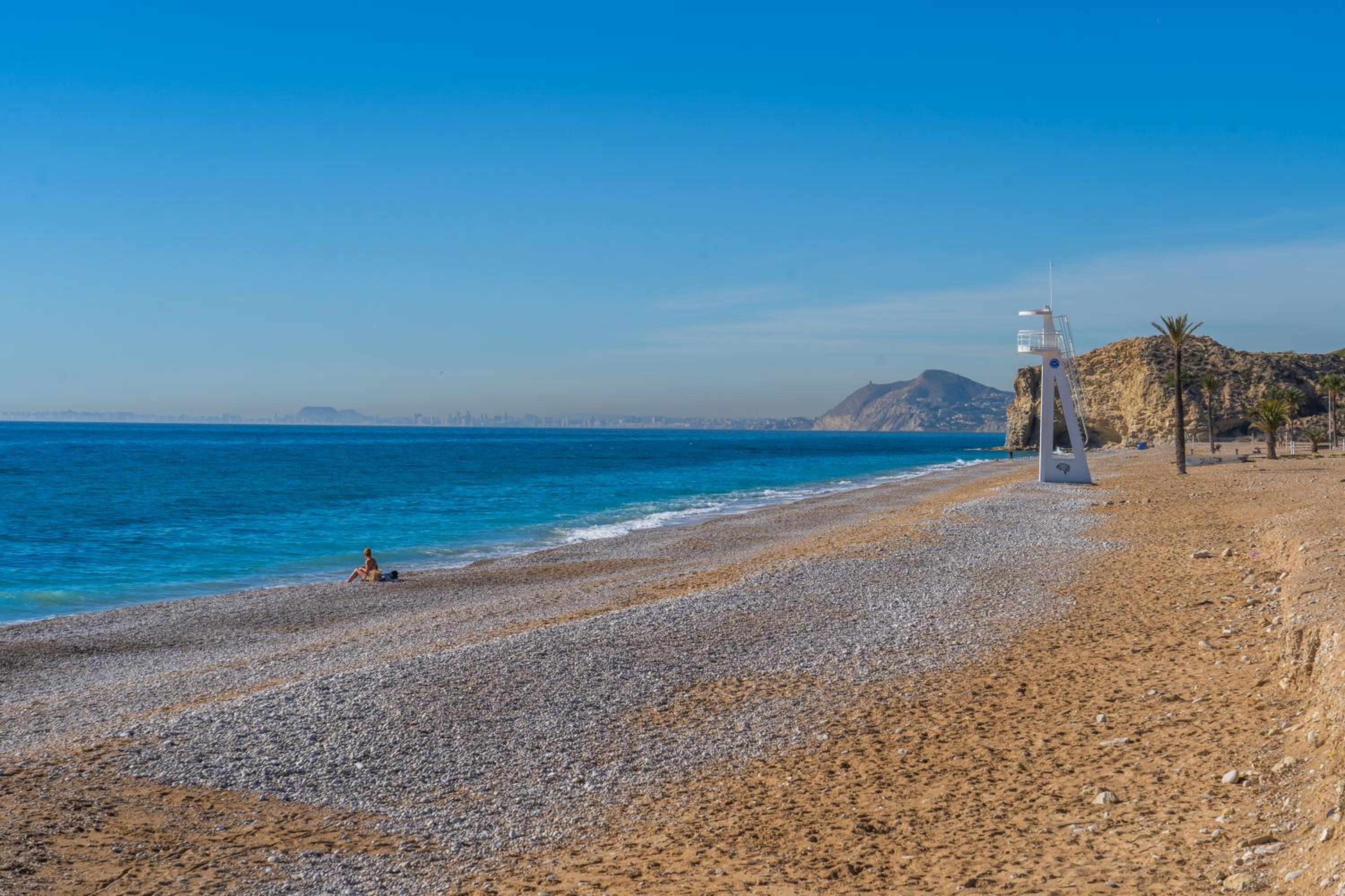 Tranquilidad a la Orilla del Mar