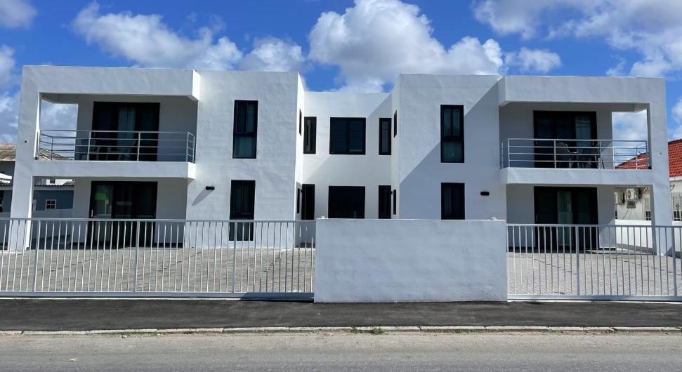 Whitehouse Boulevard, close to Mambo Beach and City Centre