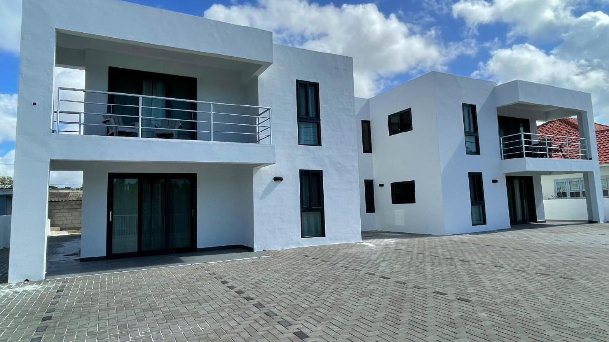 Whitehouse Boulevard, close to Mambo Beach and City Centre