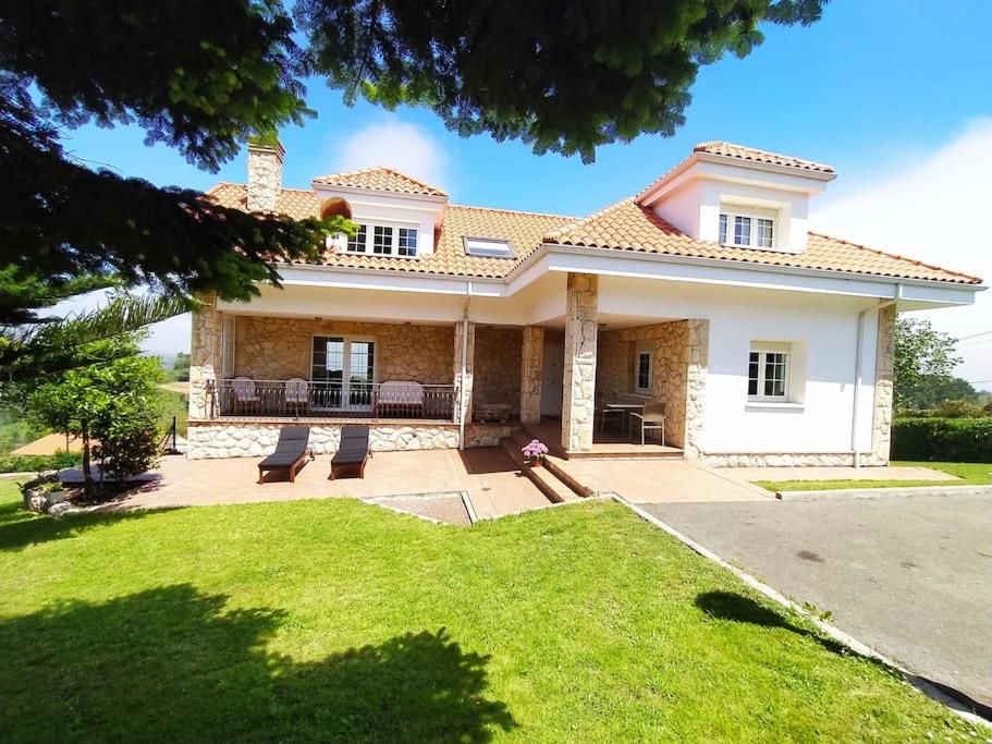 Chalet con magníficas vistas al mar