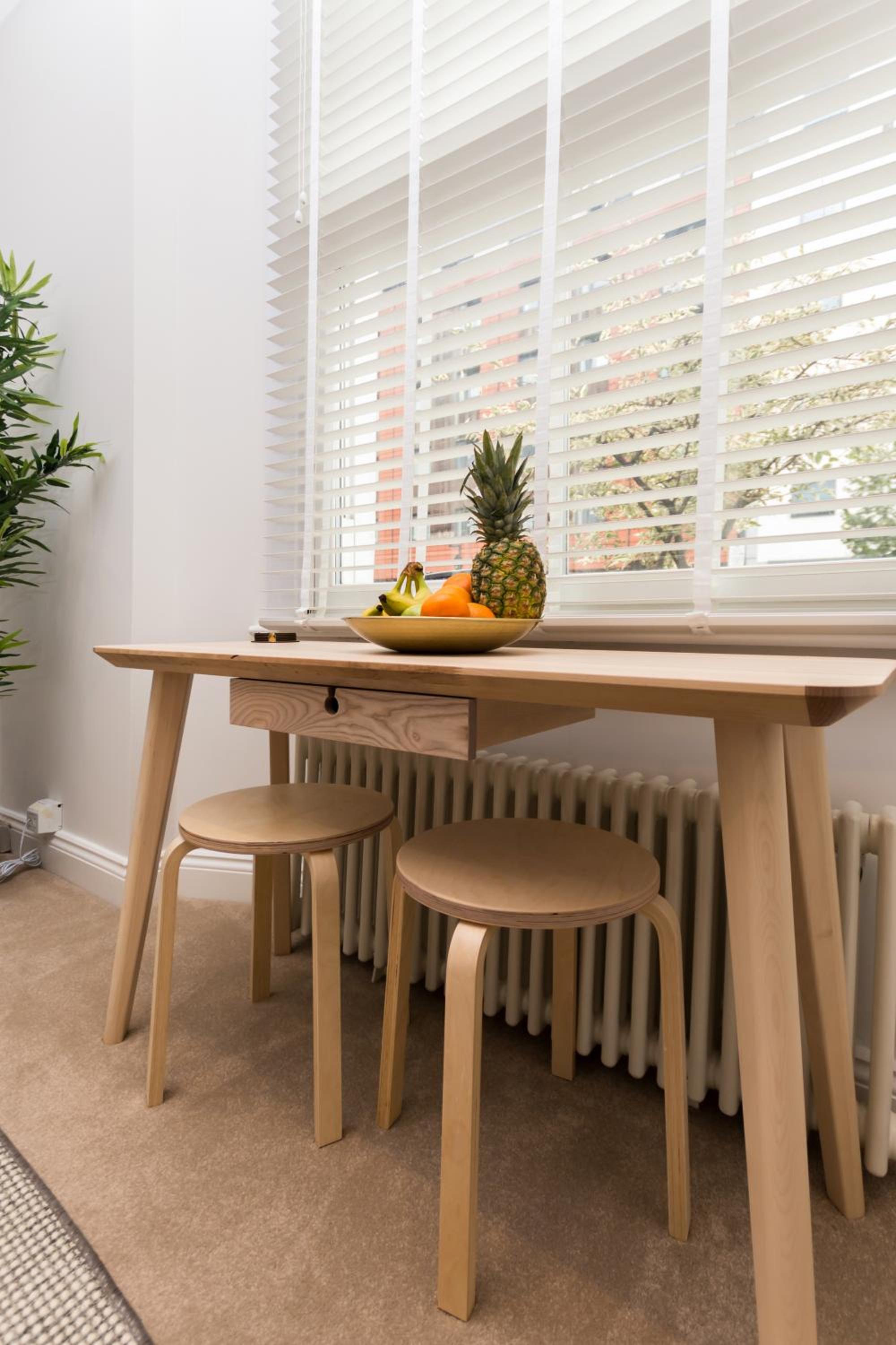 Vibrant 1BR Apt wPrivate Decked Garden, Fast WIFI