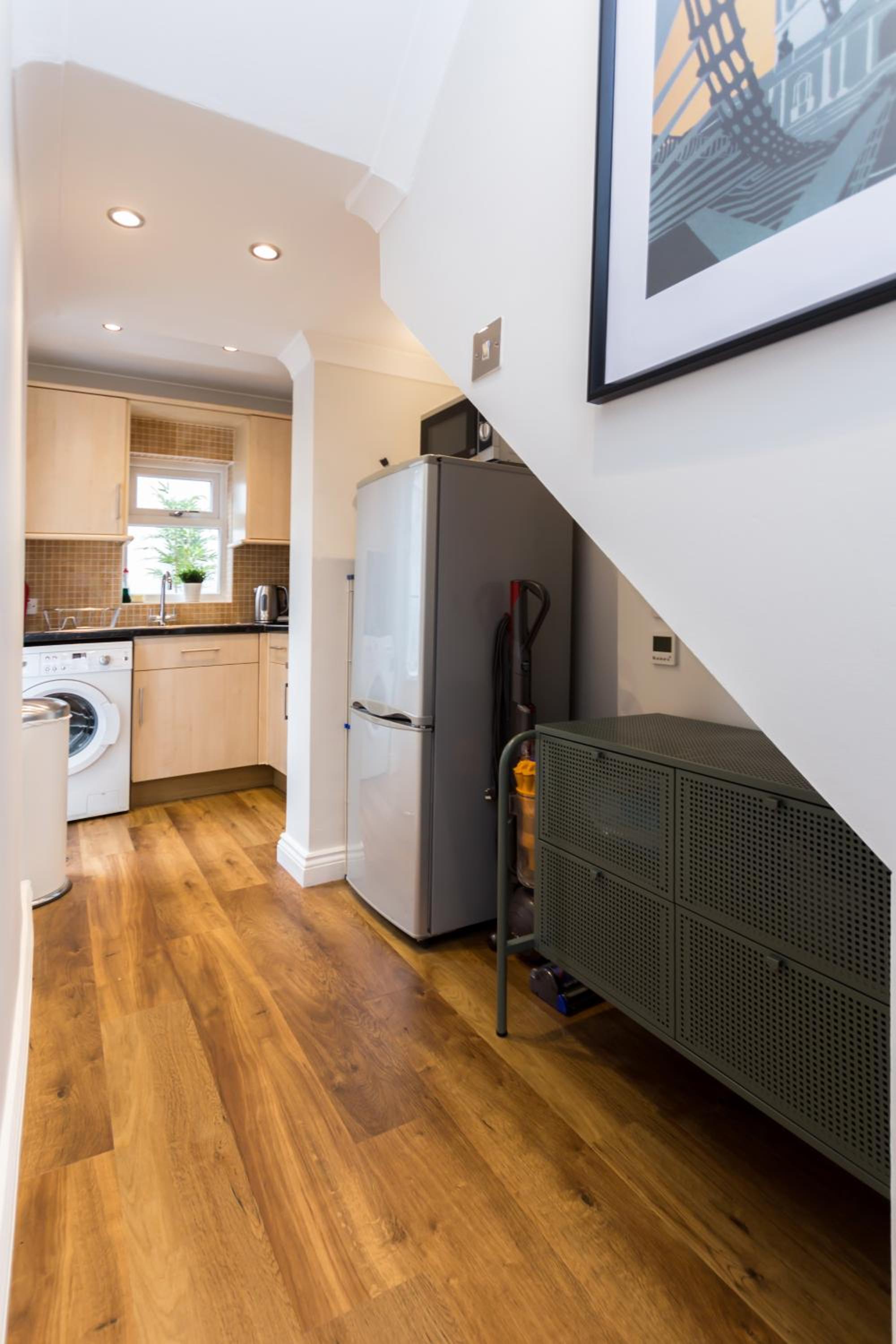 Vibrant 1BR Apt wPrivate Decked Garden, Fast WIFI