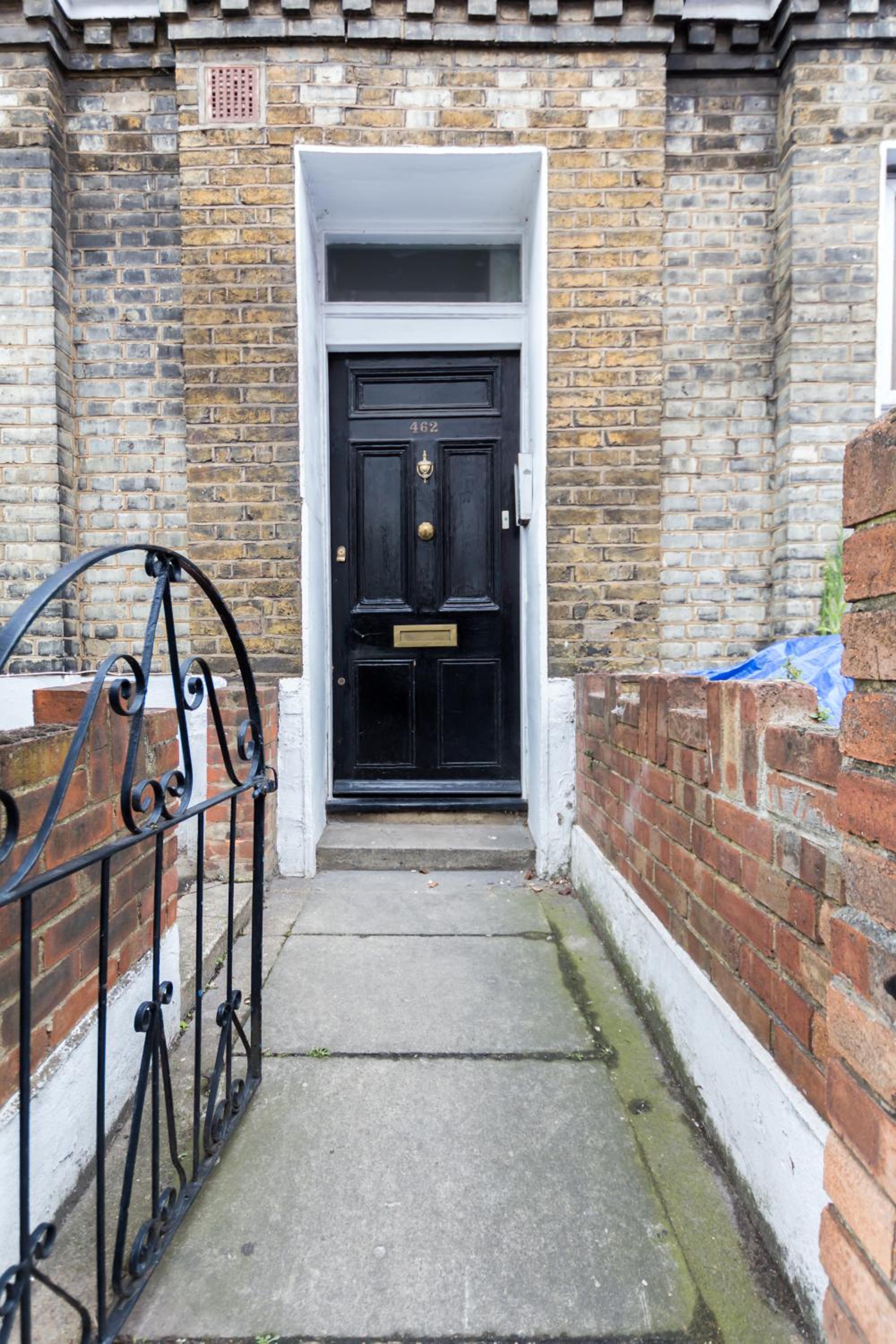 Vibrant 1BR Apt wPrivate Decked Garden, Fast WIFI