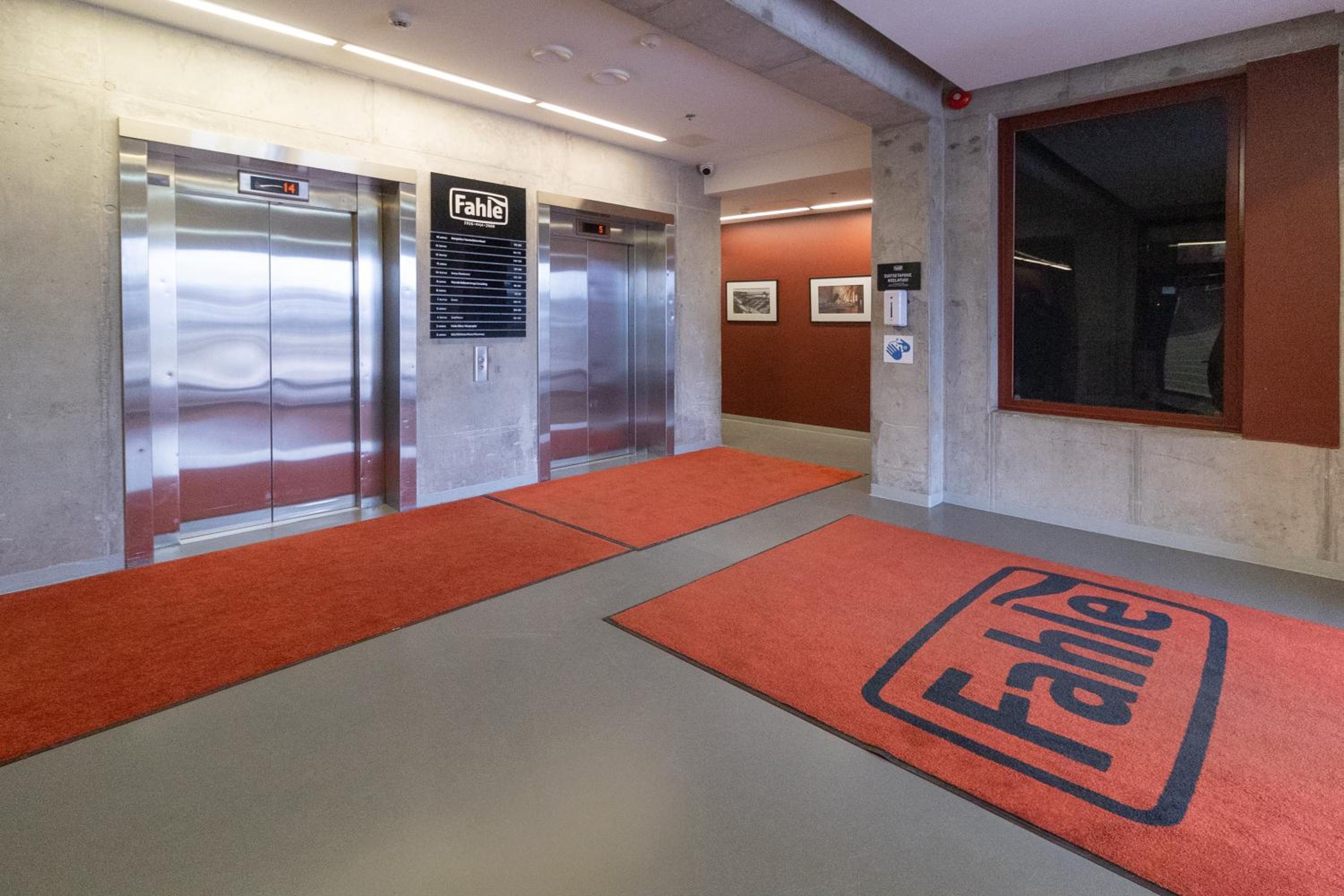 Revalia Fahle Airport Bus-Station Apartments with Best views