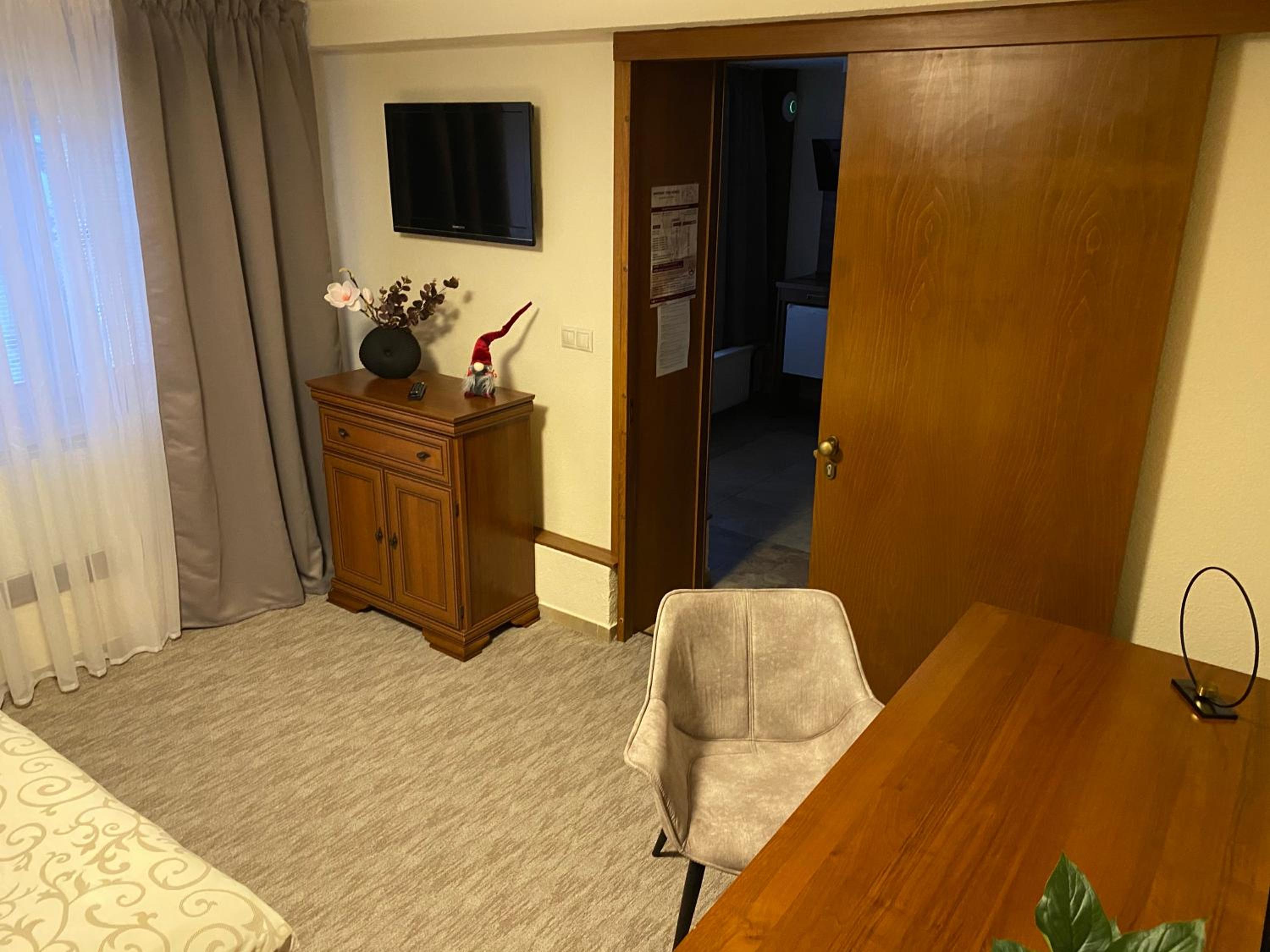 Photo 37