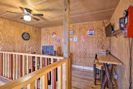 Spacious Cabin with Hot Tub near Carters Lake view 4