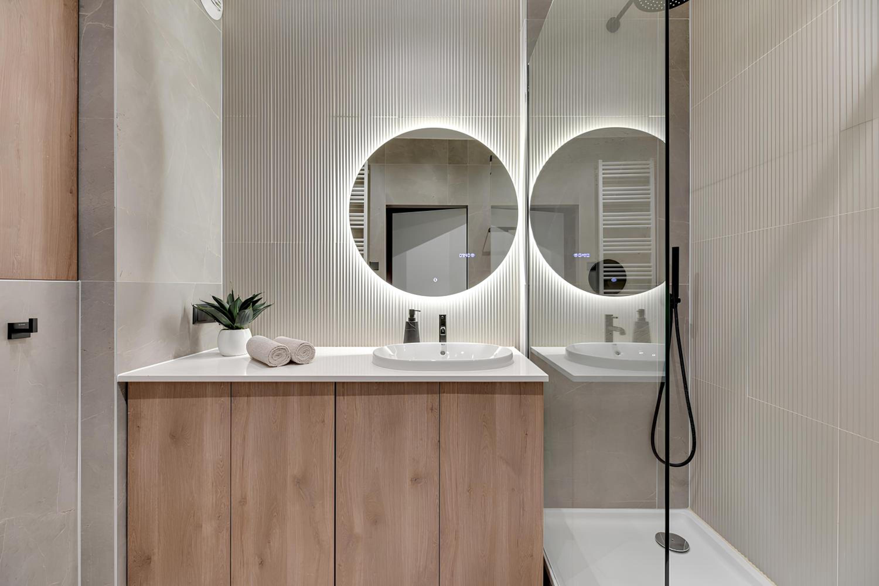 Flatbook - City Center SPA Apartments Grano Residence with Parking