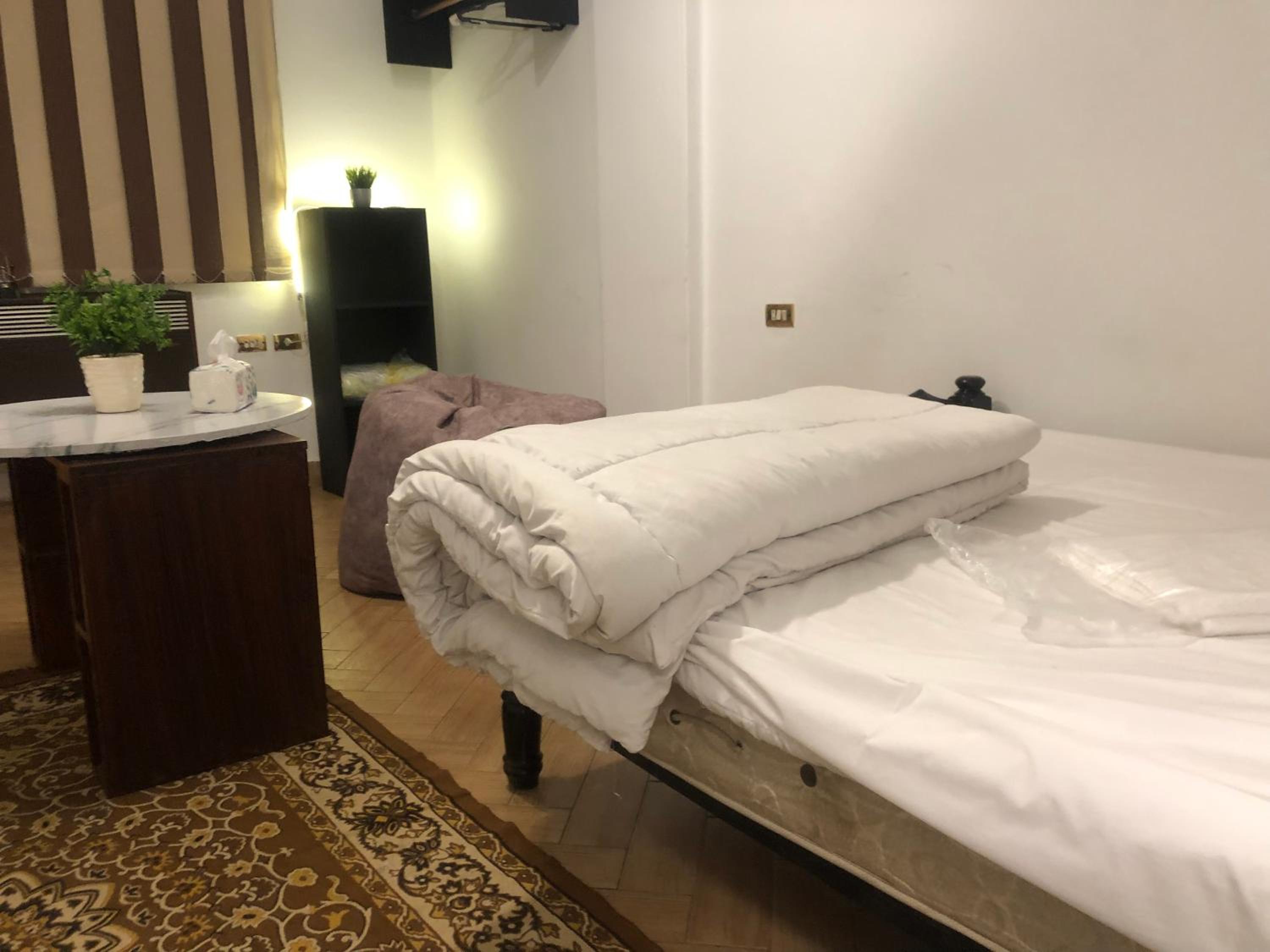 cozy room near the airport