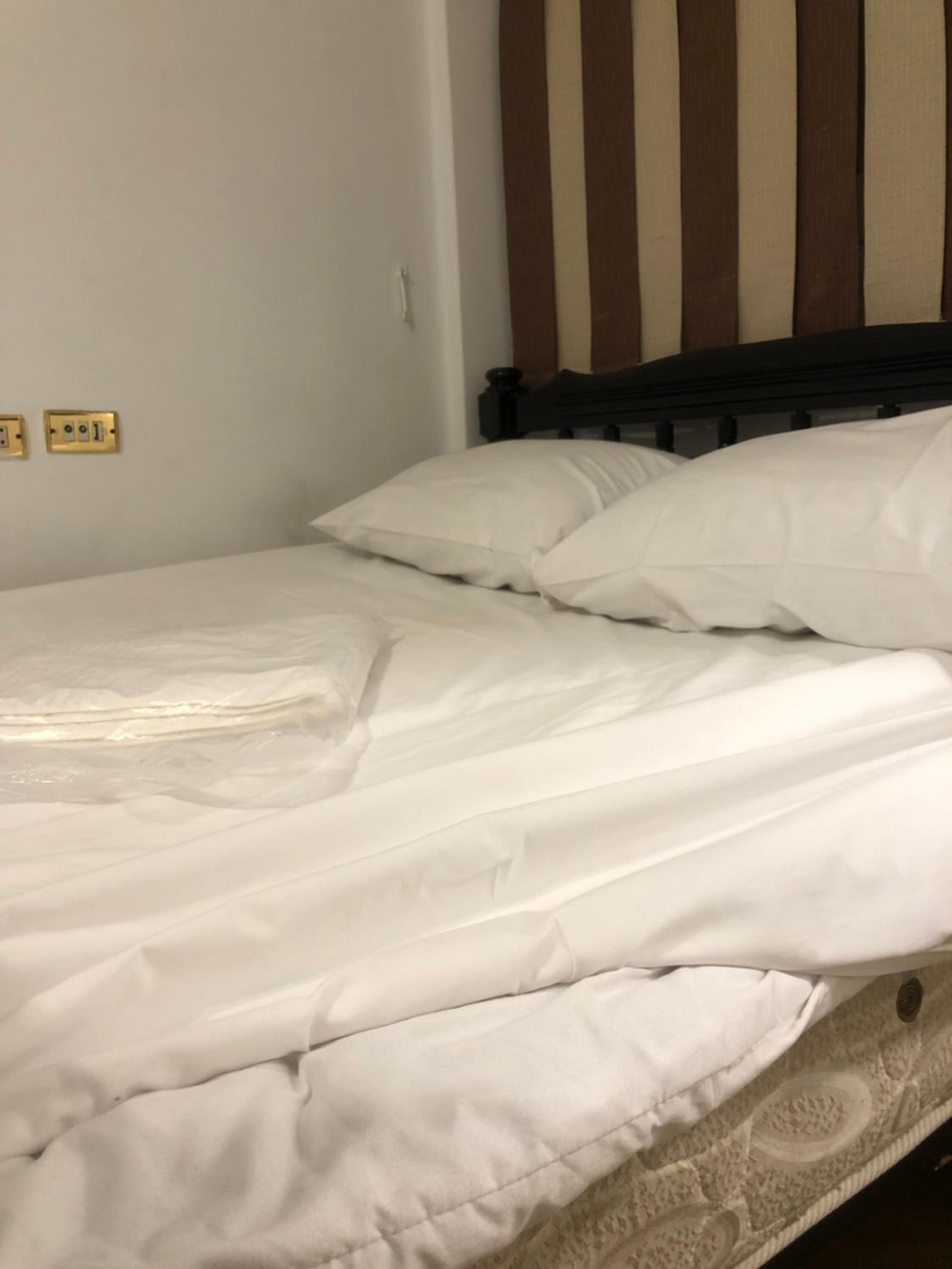 cozy room near the airport