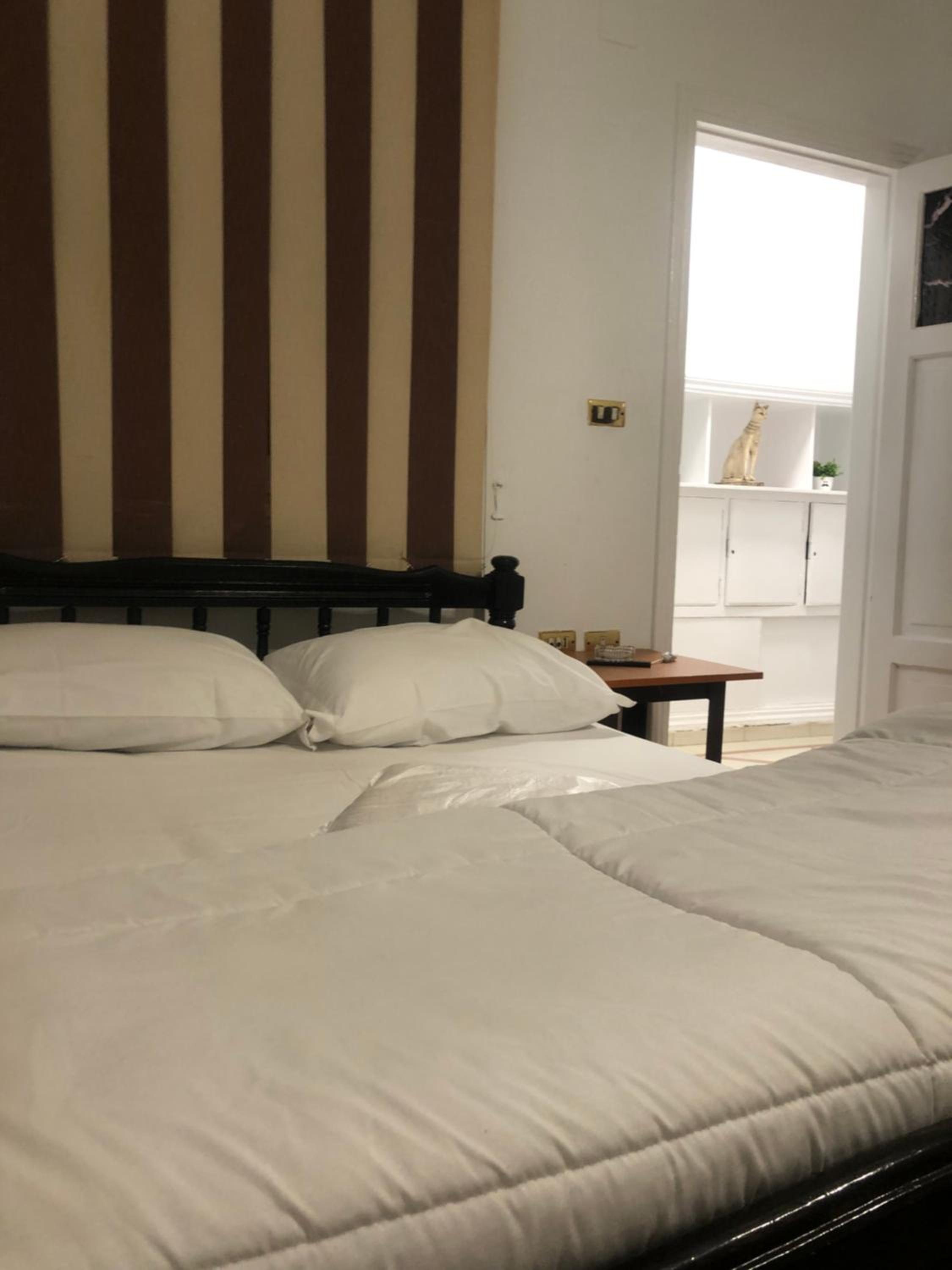 cozy room near the airport