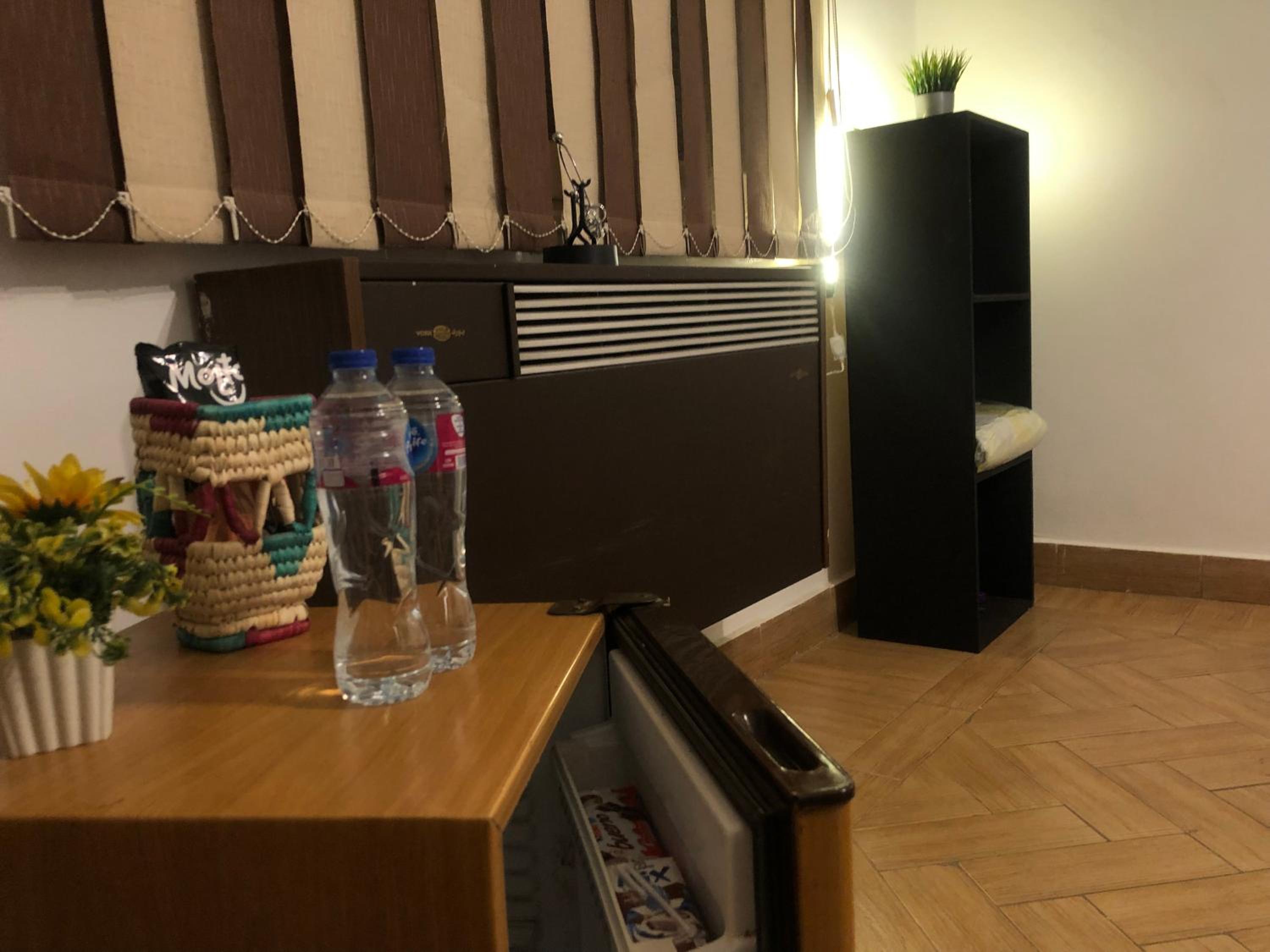 cozy room near the airport